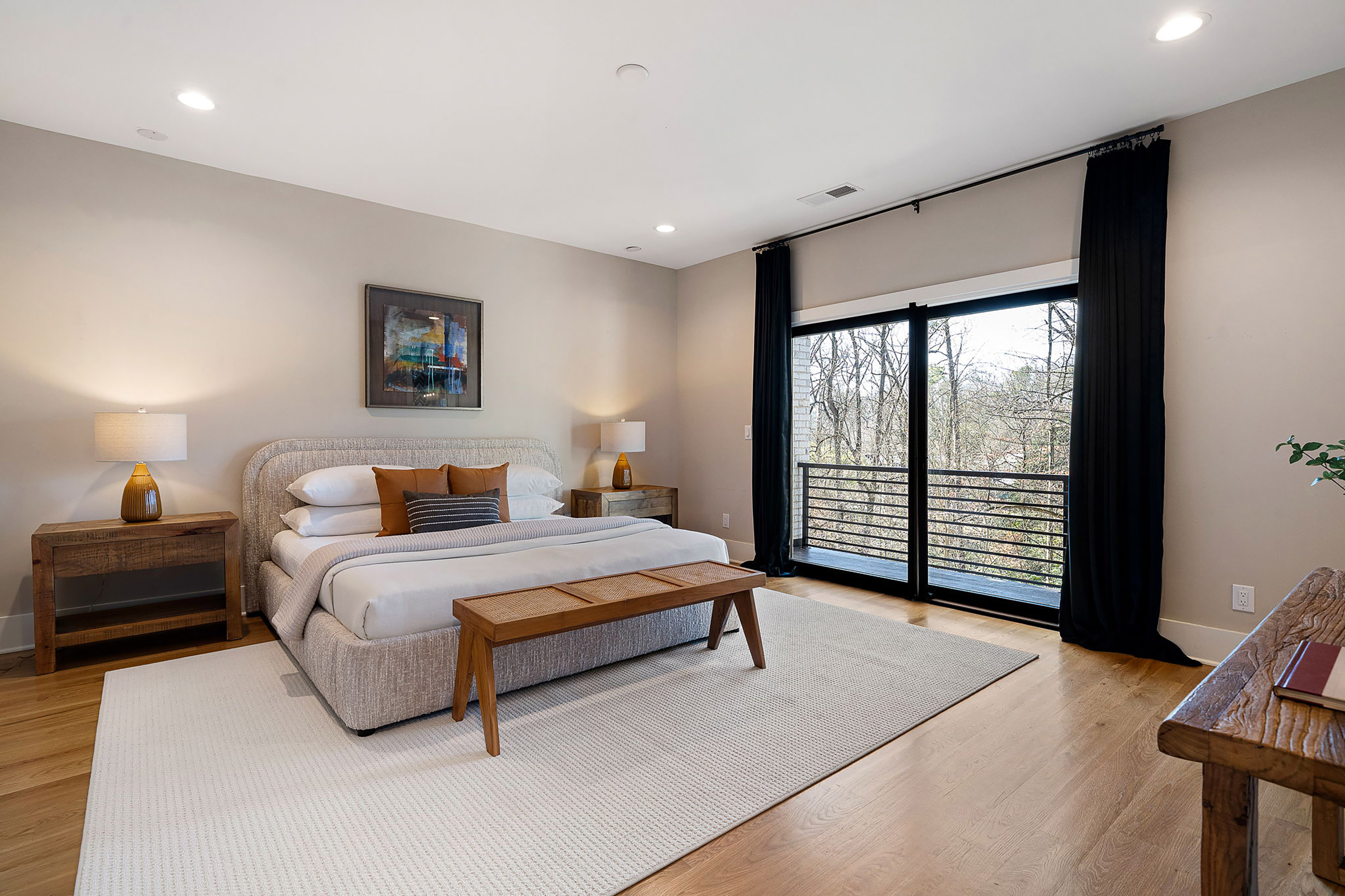  Striking Three Story Custom-built Home Redefines Modern Luxury - 物件實景