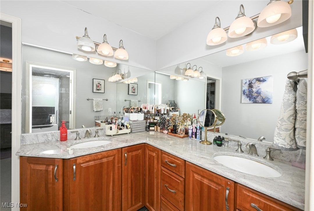 Massillon, Ohio, 44646, United States, 5 Bedrooms Bedrooms, ,4 BathroomsBathrooms,Residential,For Sale,2012066