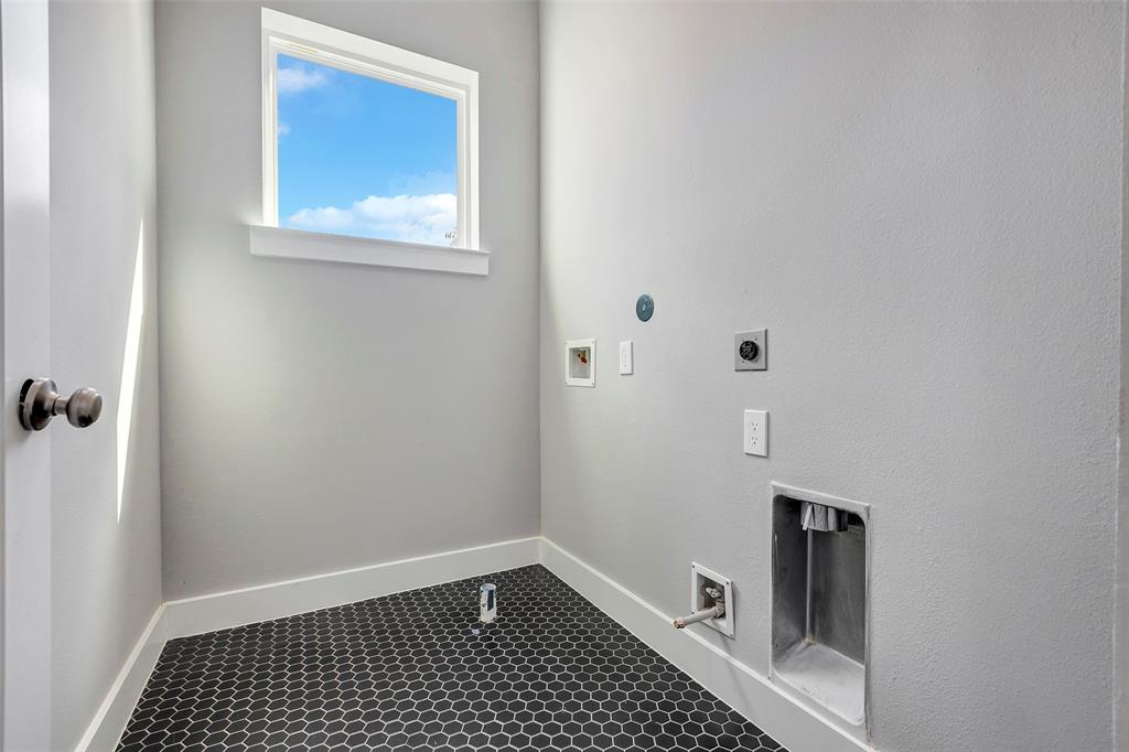 Houston, Texas, 77003, United States, 3 Bedrooms Bedrooms, ,4 BathroomsBathrooms,Residential,For Sale,1793835