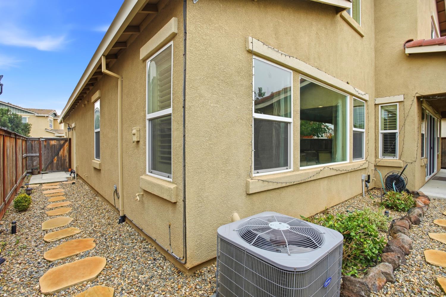 Elk Grove, California, 95757, United States, 4 Bedrooms Bedrooms, ,4 BathroomsBathrooms,Residential,For Sale,1999754