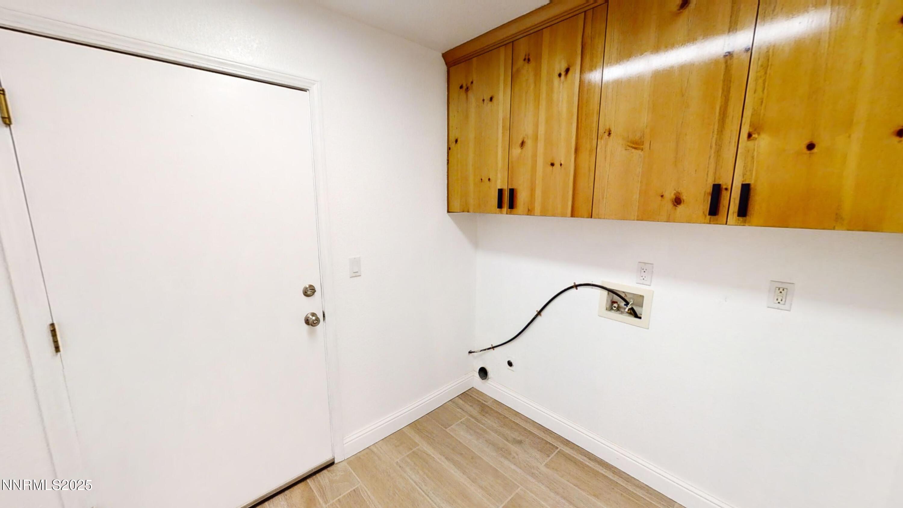 Sparks, Nevada, 89434, United States, 4 Bedrooms Bedrooms, ,4 BathroomsBathrooms,Residential,For Sale,1925240
