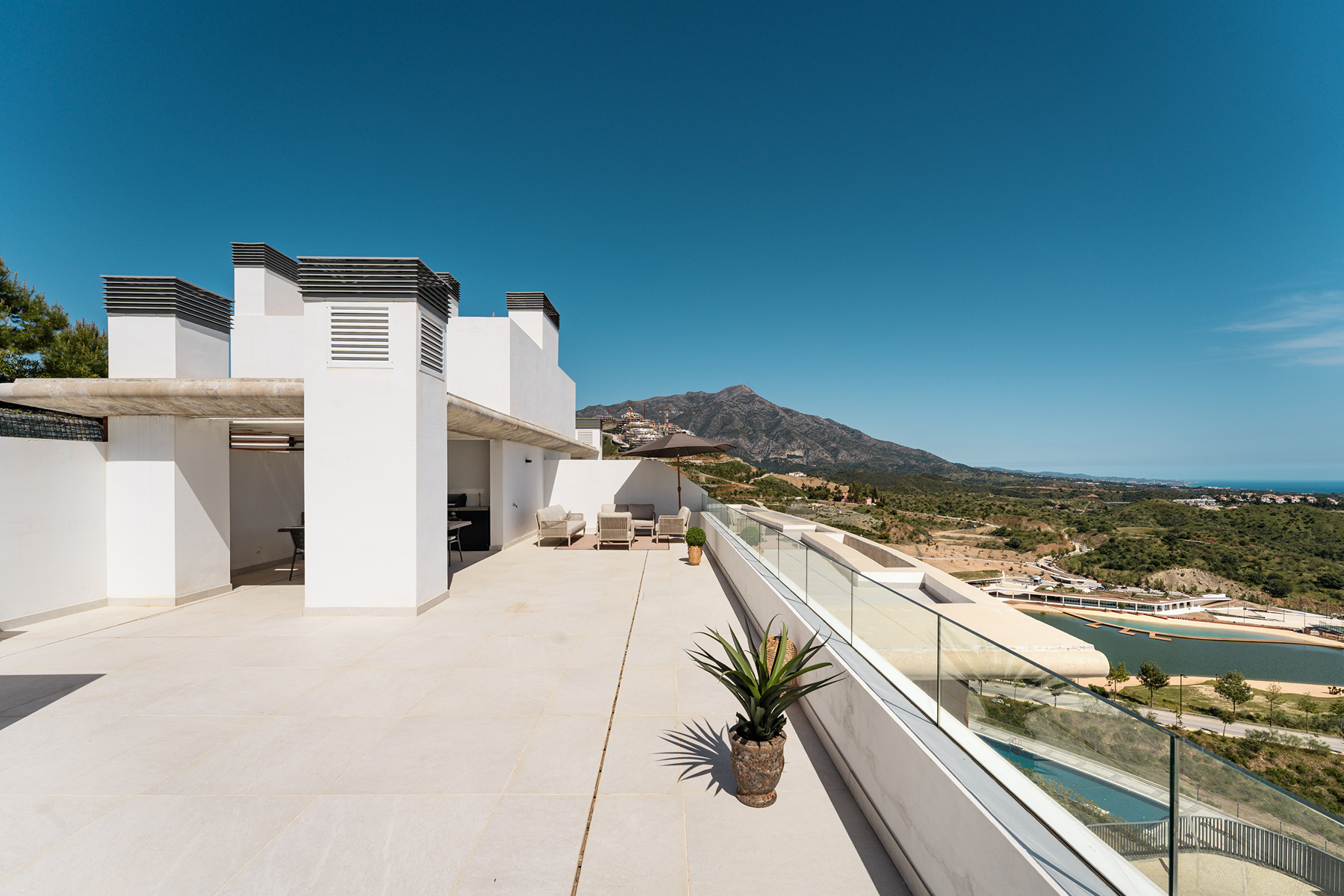  Duplex penthouse with terraces and sea views in Real de La Quinta - 物件實景