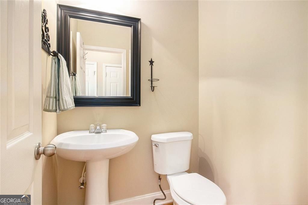 DAWSONVILLE, Georgia, 30534, United States, 3 Bedrooms Bedrooms, ,3 BathroomsBathrooms,Residential,For Sale,1894600