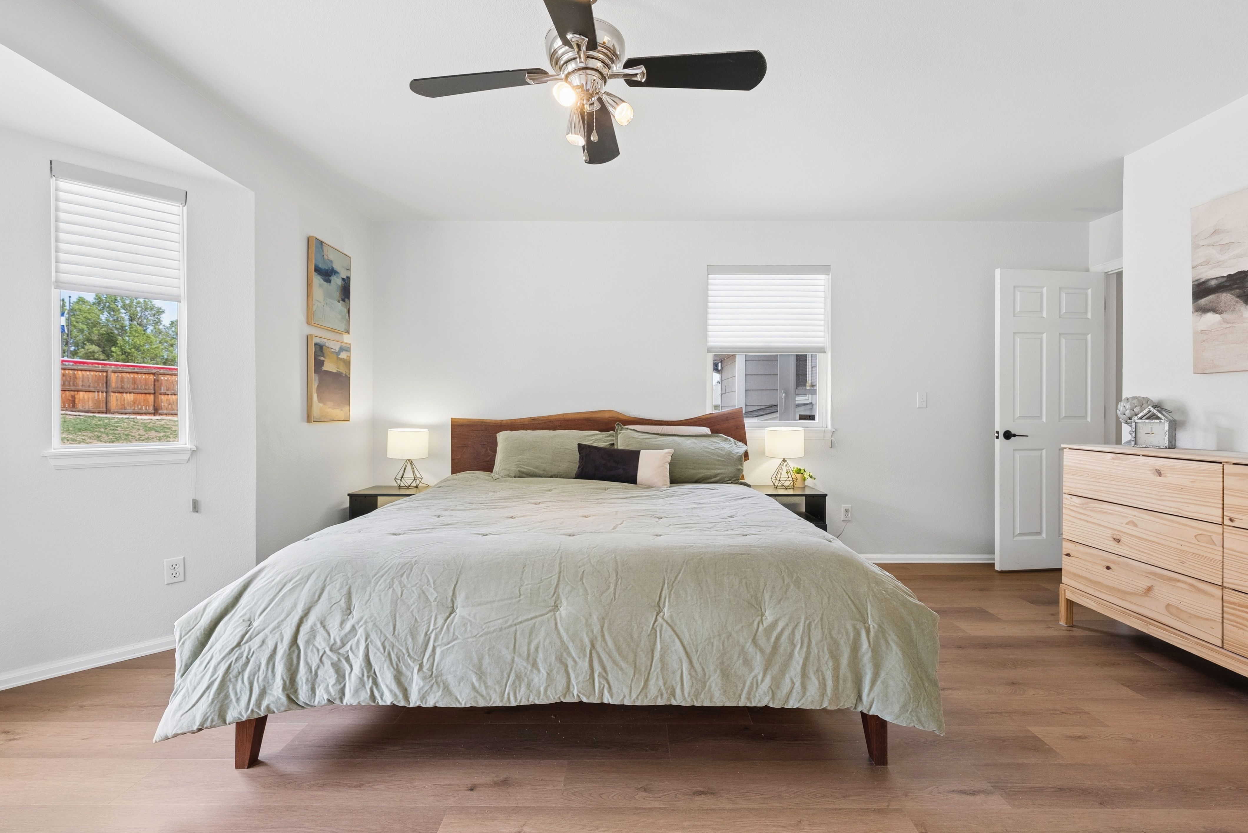  Tucked in a Quiet Cul-De-Sac in the Desirable Deza Estates - 物件實景