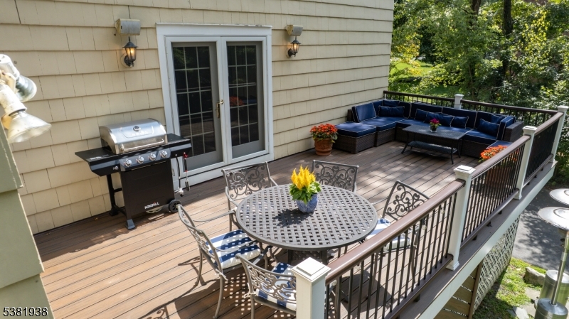 Chatham Boro, New Jersey, 07928, United States, 4 Bedrooms Bedrooms, ,3 BathroomsBathrooms,Residential,For Sale,1941071