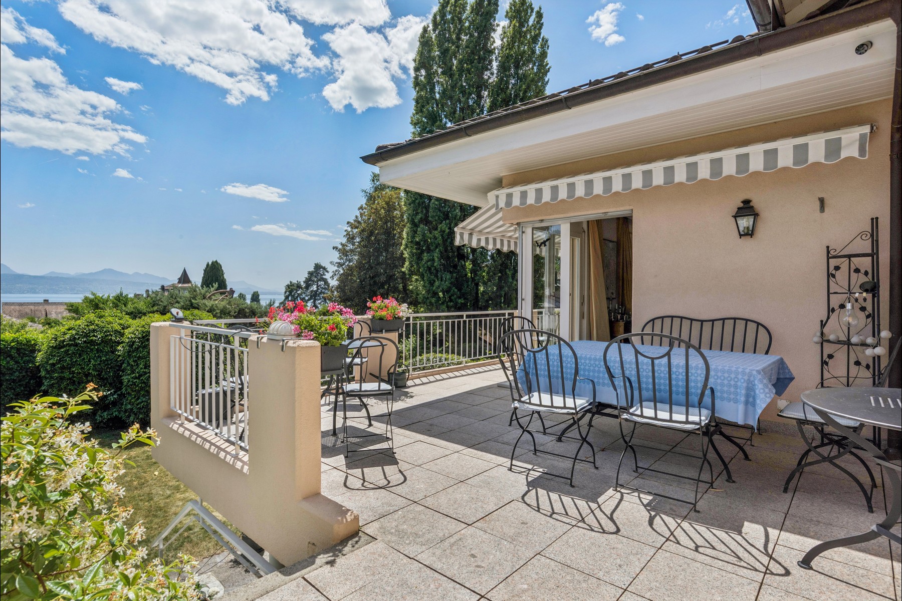  Charming Property Between the Village of Pully and the Lake - 物件實景