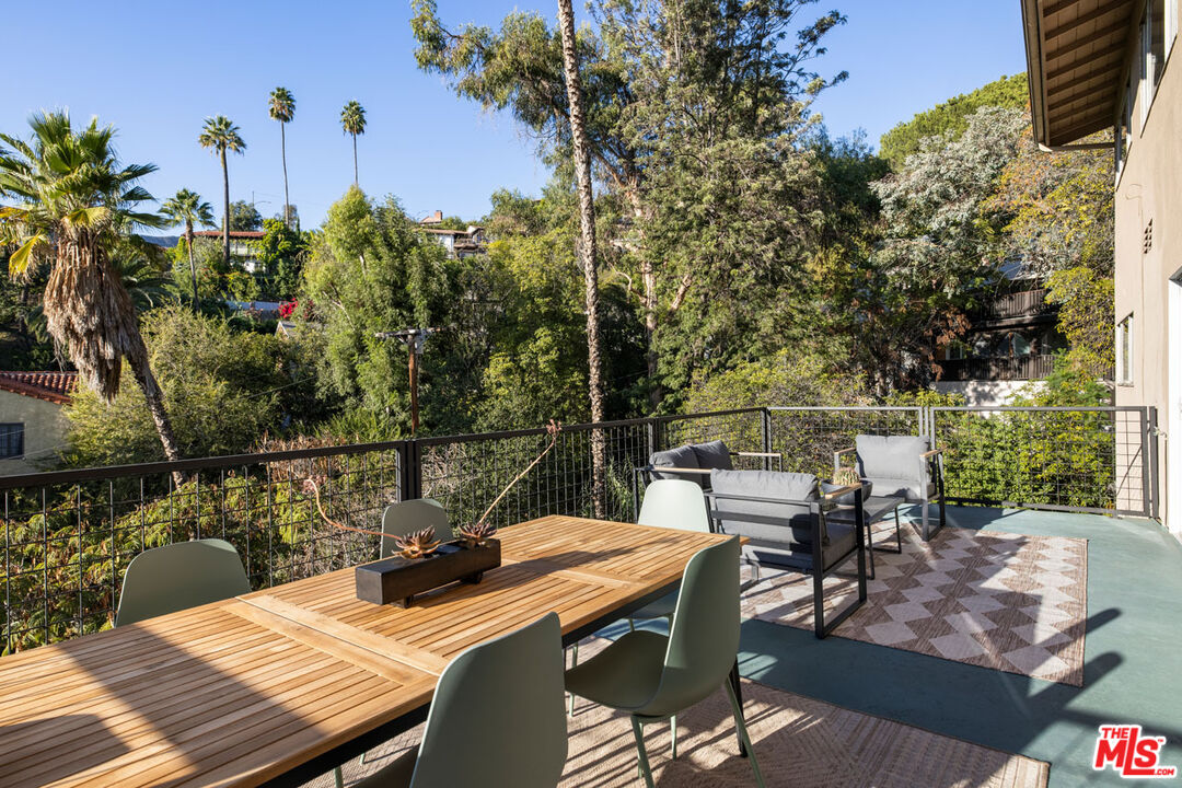 Glendale, California, 91207, United States, 3 Bedrooms Bedrooms, ,3 BathroomsBathrooms,Residential,For Sale,1987777