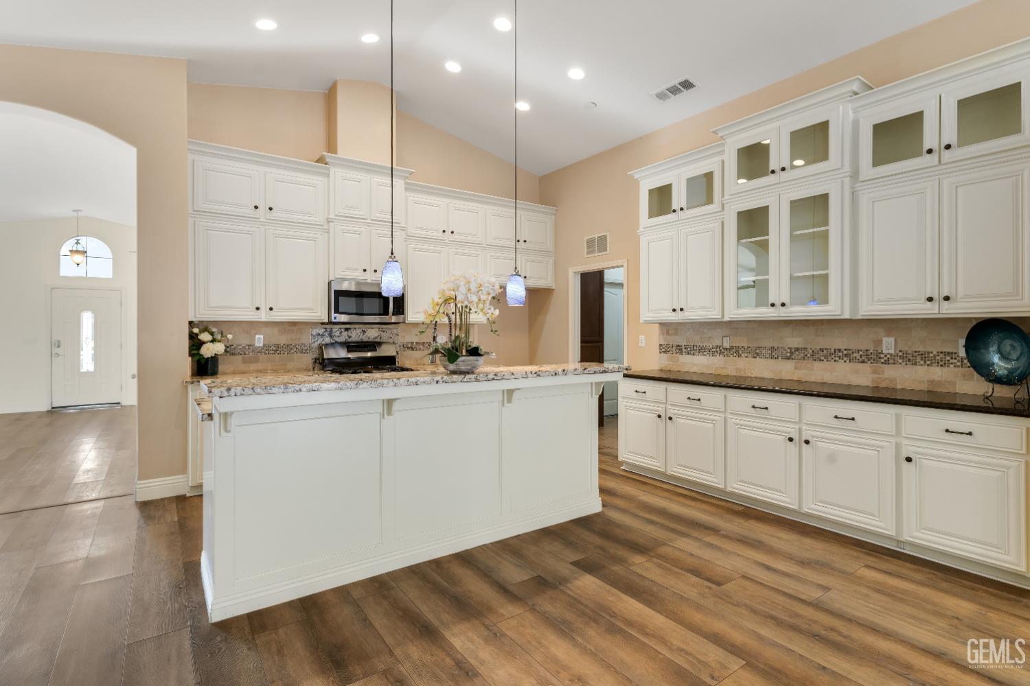 Bakersfield, California, 93311, United States, 5 Bedrooms Bedrooms, ,2 BathroomsBathrooms,Residential,For Sale,1985071