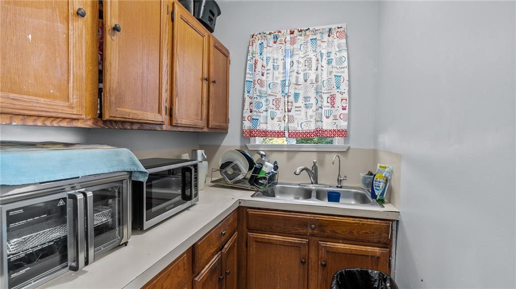 Pawtucket, Rhode Island, 02860, United States, 9 Bedrooms Bedrooms, ,3 BathroomsBathrooms,Residential,For Sale,2009086