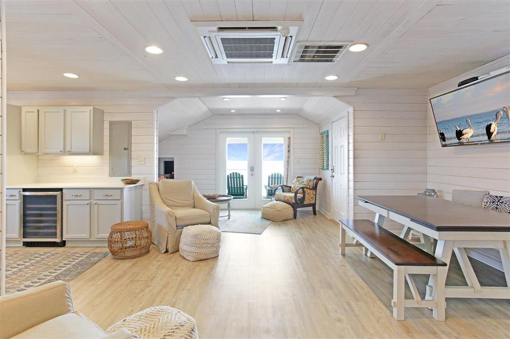 Lake Charles, Louisiana, 70607, United States, 1 Bedroom Bedrooms, ,2 BathroomsBathrooms,Residential,For Sale,2028404