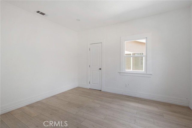 Los Angeles, California, 90062, United States, 7 Bedrooms Bedrooms, ,Residential,For Sale,1974171