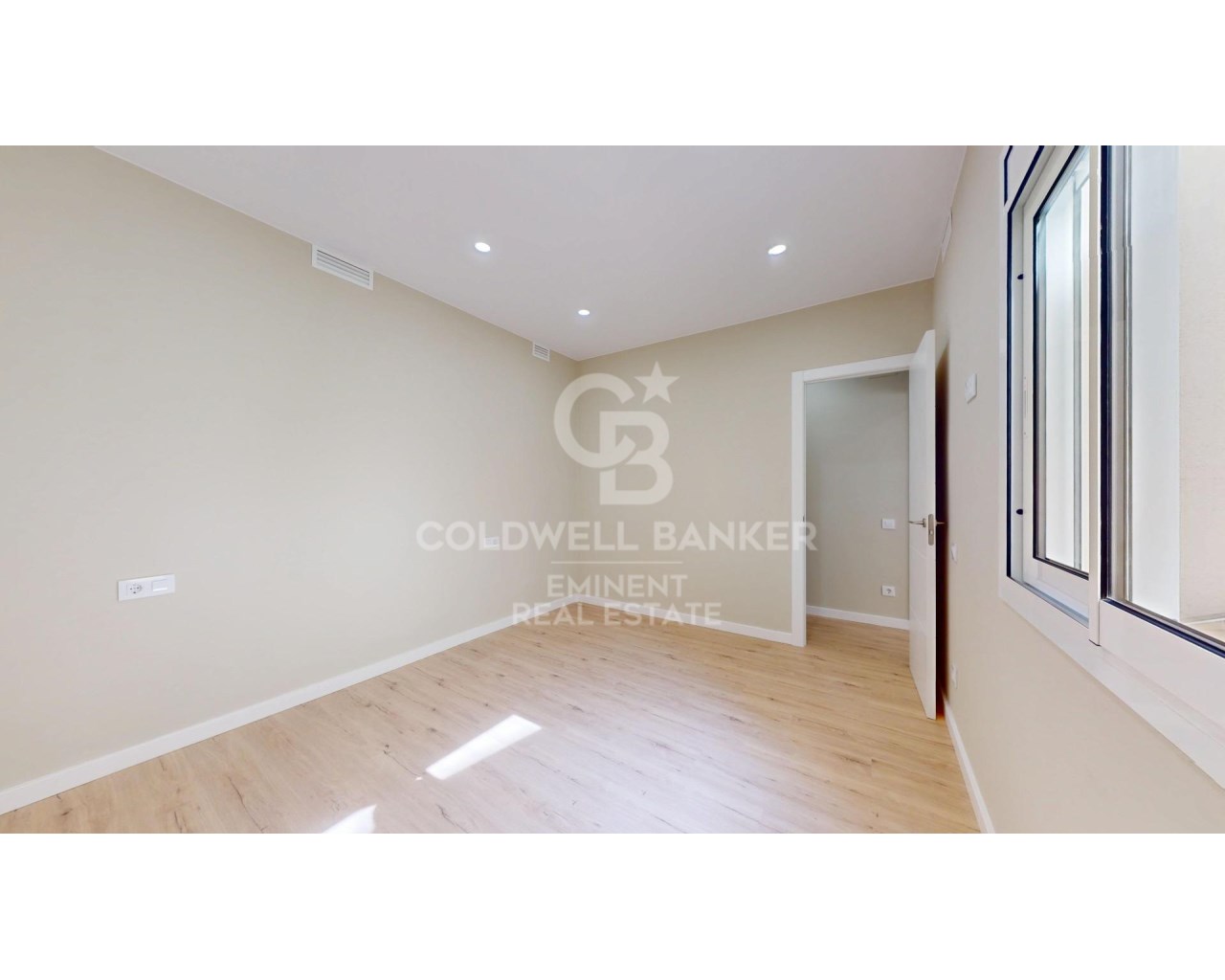 Barcelona, Catalonia, ES, 3 Bedrooms Bedrooms, ,1 BathroomBathrooms,Residential,For Sale,1949864