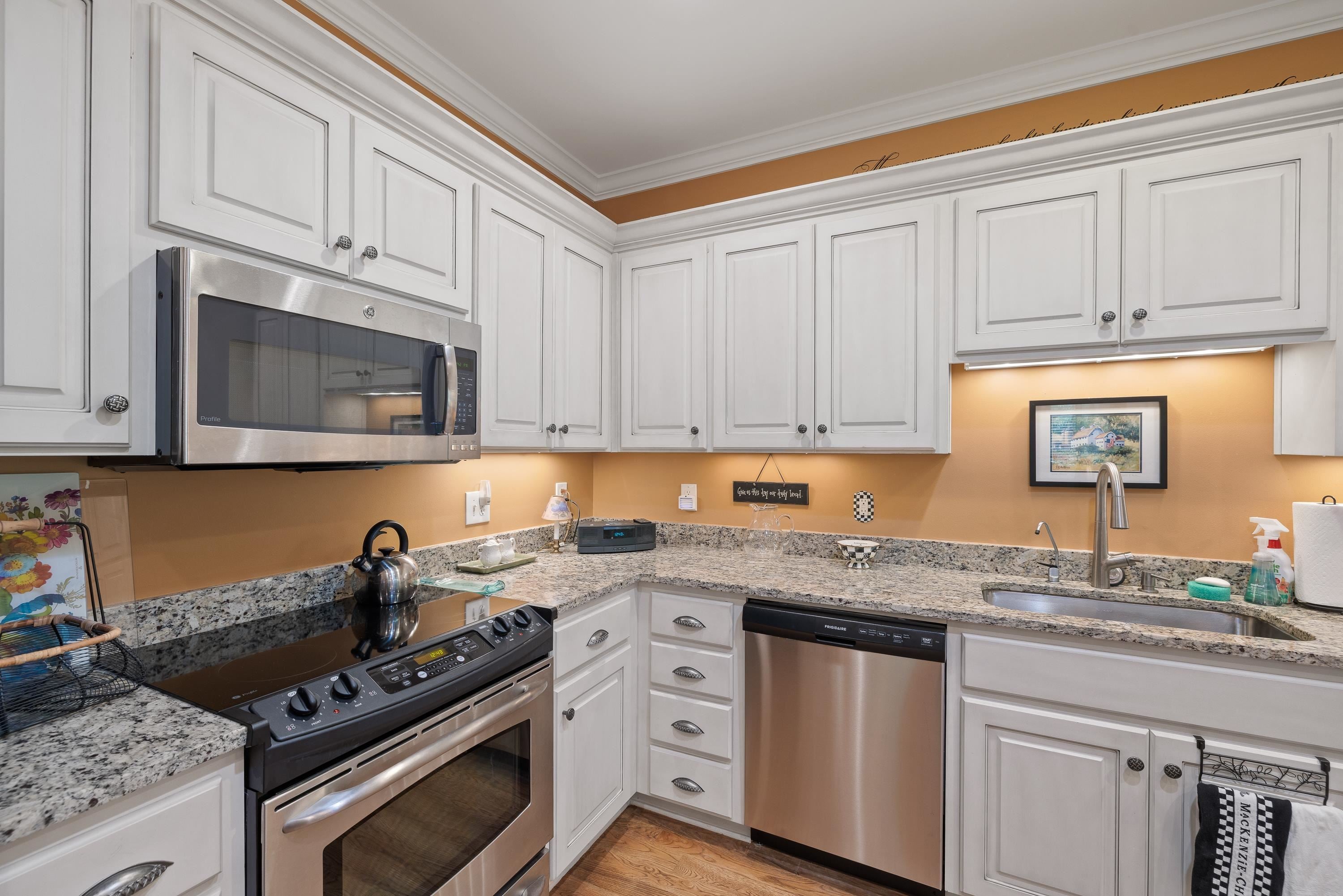 Greensboro, Georgia, 30642, United States, 3 Bedrooms Bedrooms, ,4 BathroomsBathrooms,Residential,For Sale,1829509