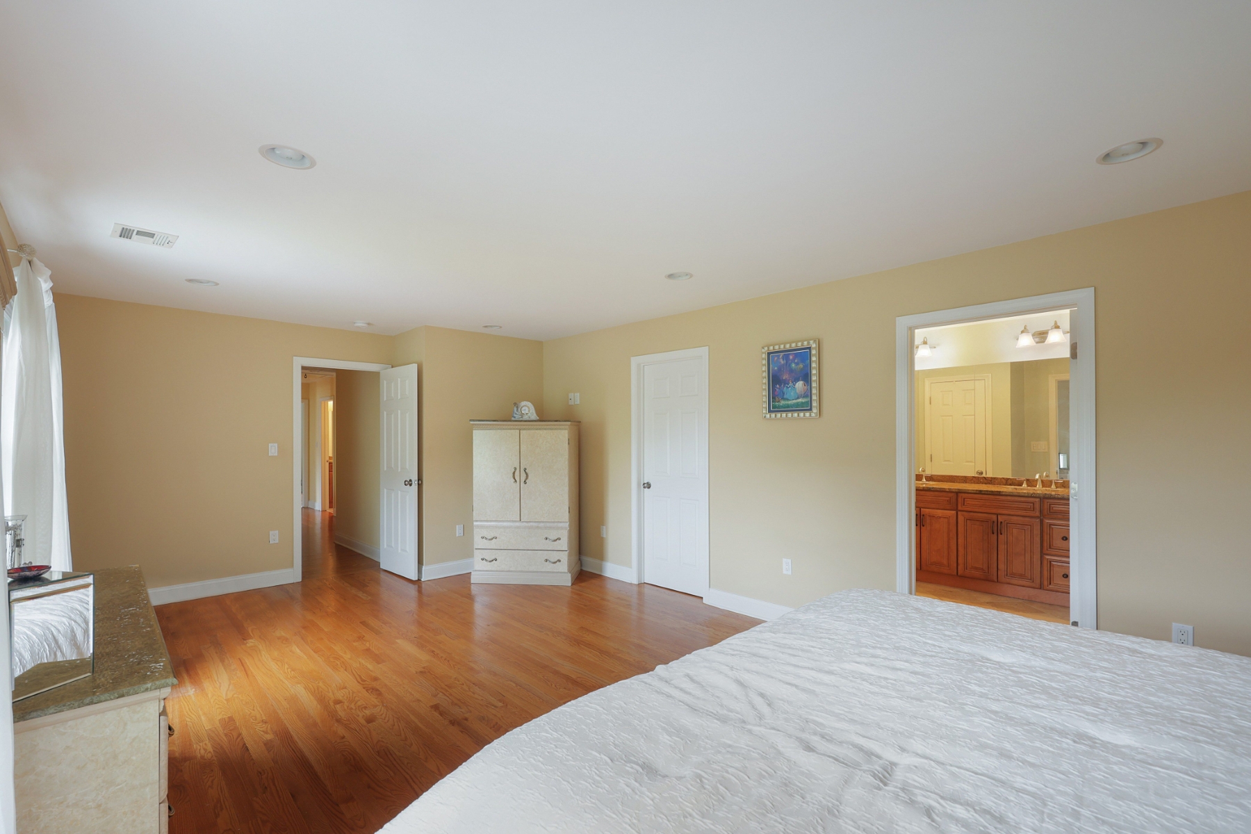 Beautifully Maintained Colonial Situated on a Quiet Cul-de-Sac - 物件實景