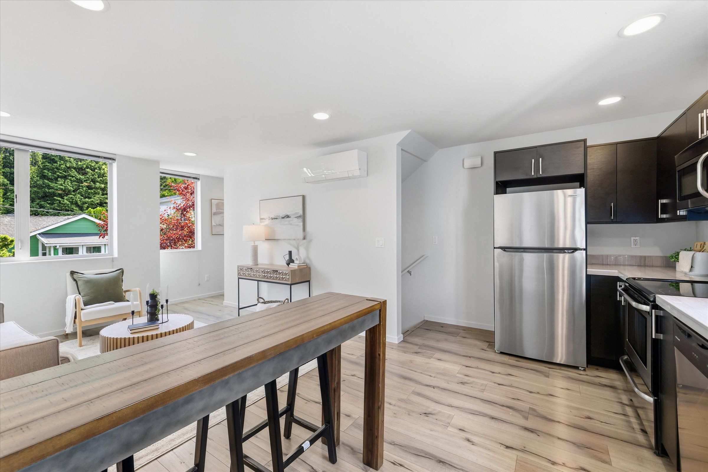  2421 Wickstrom Place SW, Seattle, WA 98116 - 物件實景