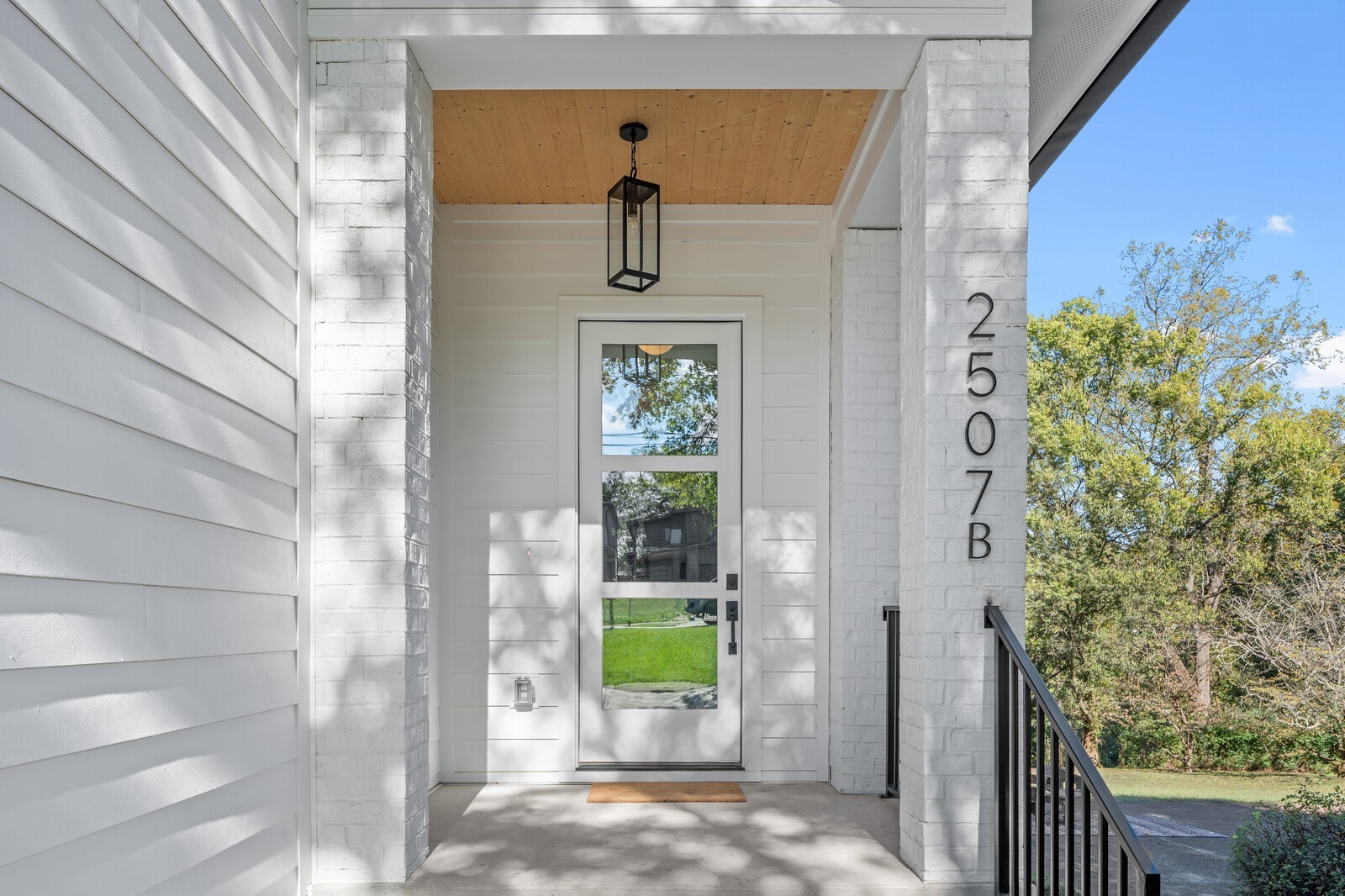 Nashville, Tennessee, 37206, United States, 4 Bedrooms Bedrooms, ,7 BathroomsBathrooms,Residential,For Sale,1989518