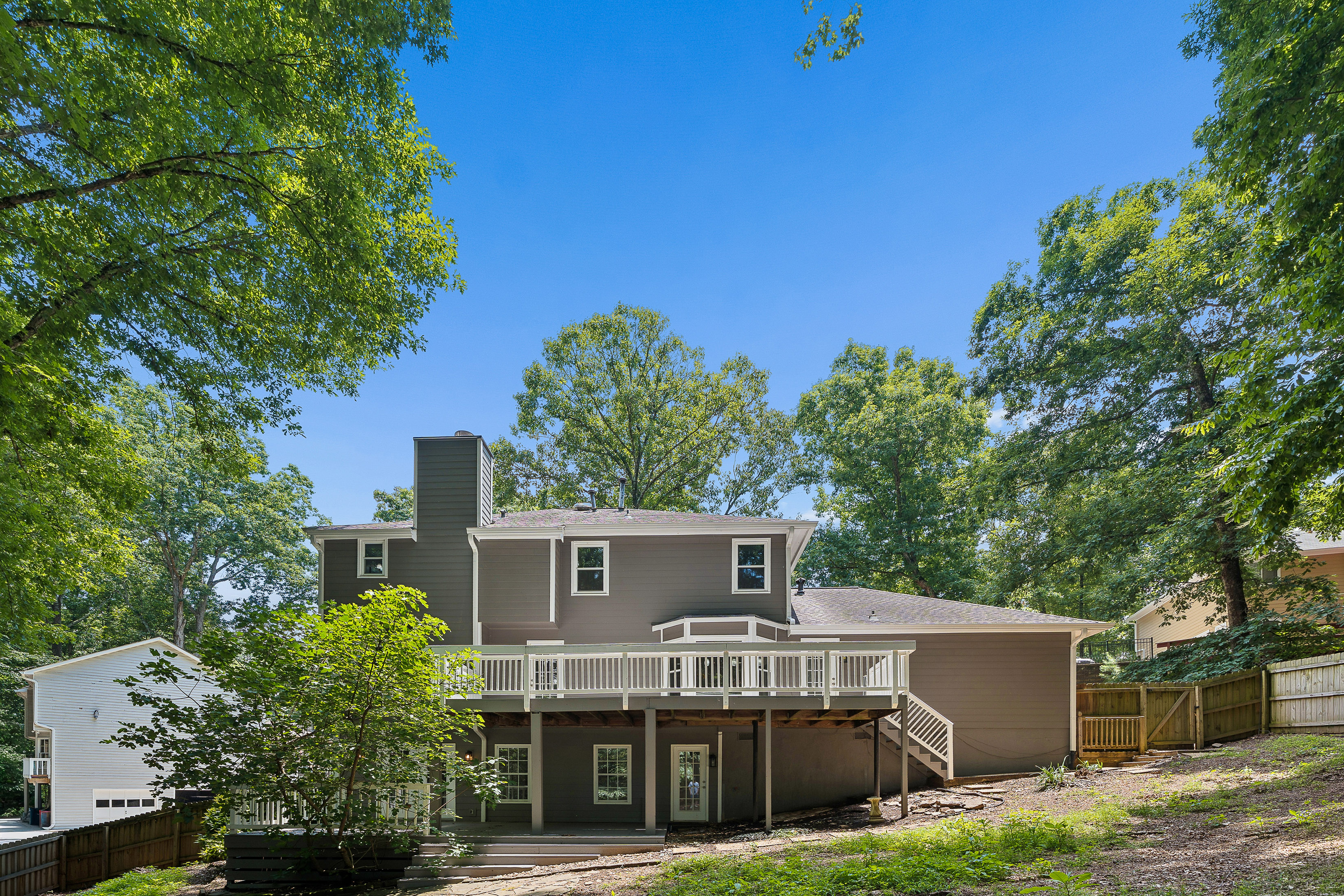  Beautifully Updated Two-story Traditional Home Nestled on a Quiet Cul-de-sac - 物件實景