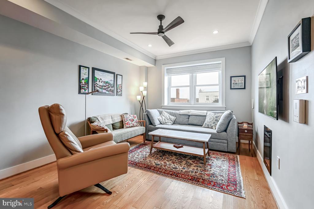 Washington, District of Columbia, 20002, United States, 2 Bedrooms Bedrooms, ,2 BathroomsBathrooms,Residential,For Sale,1985722