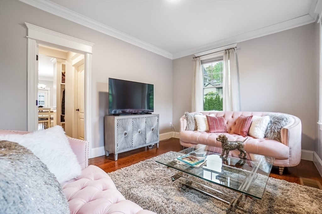 Newton, Massachusetts, 02460, United States, 4 Bedrooms Bedrooms, ,5 BathroomsBathrooms,Residential,For Sale,1929492