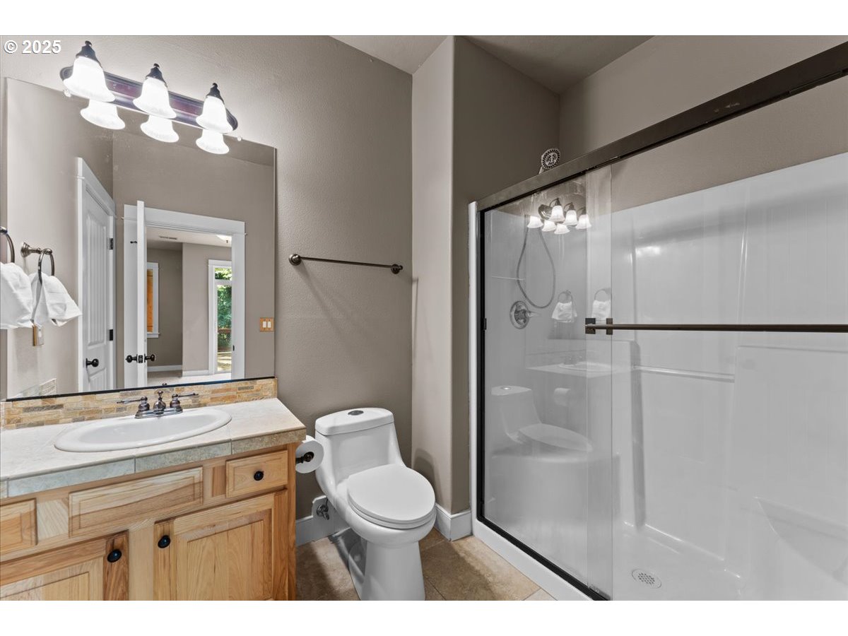 Portland, Oregon, 97266, United States, 4 Bedrooms Bedrooms, ,3 BathroomsBathrooms,Residential,For Sale,1836863