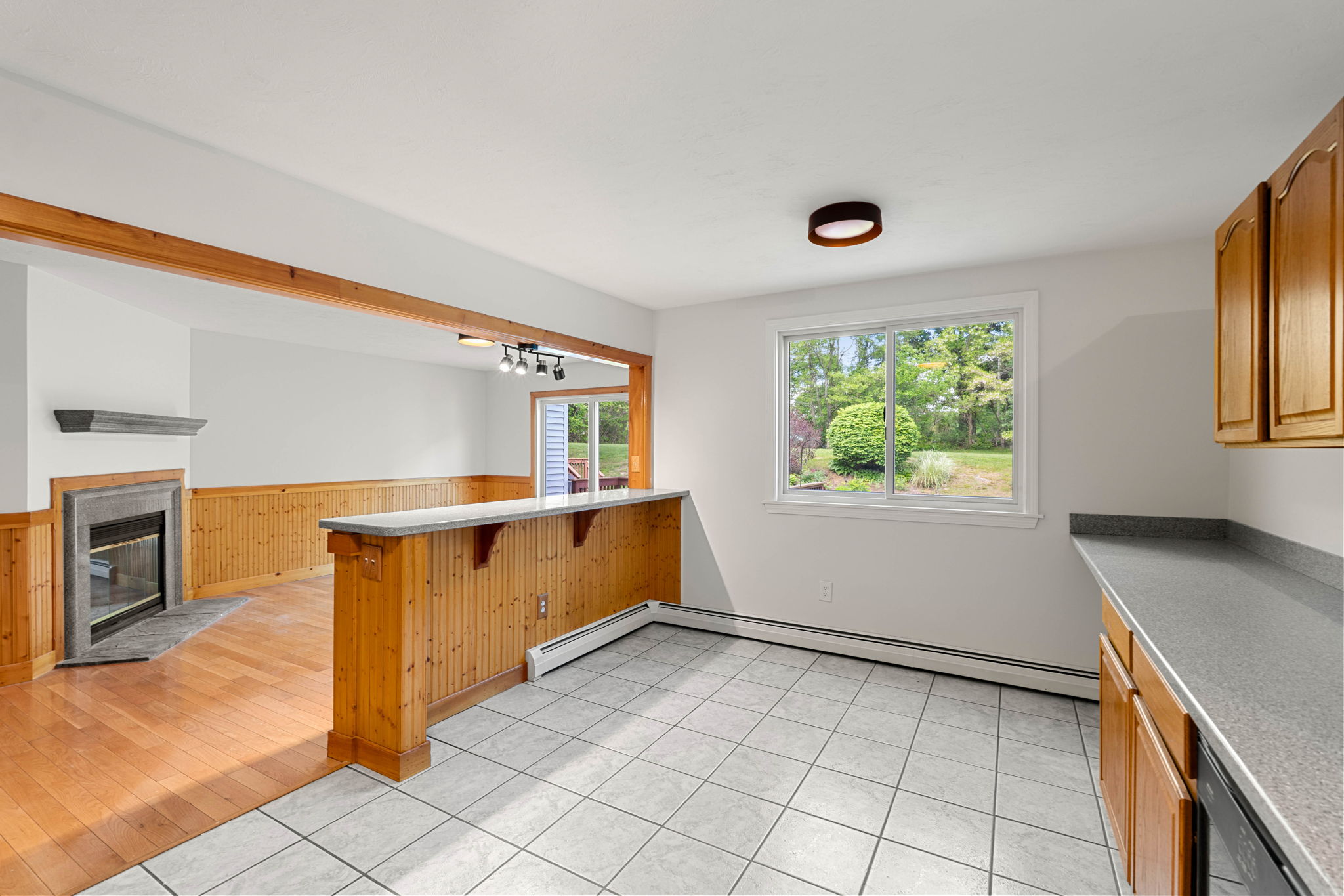  16 Patricia Drive, Oxford, MA, 01537 - 物件實景