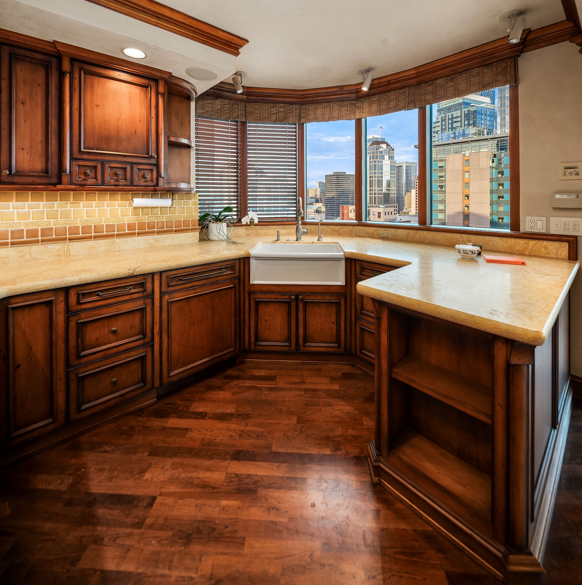  2000 1st Ave Unit #2504, Seattle, WA 98121 - 物件實景