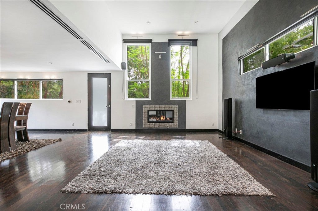 Woodland Hills, California, 91364, United States, 3 Bedrooms Bedrooms, ,3 BathroomsBathrooms,Residential,For Sale,1942330
