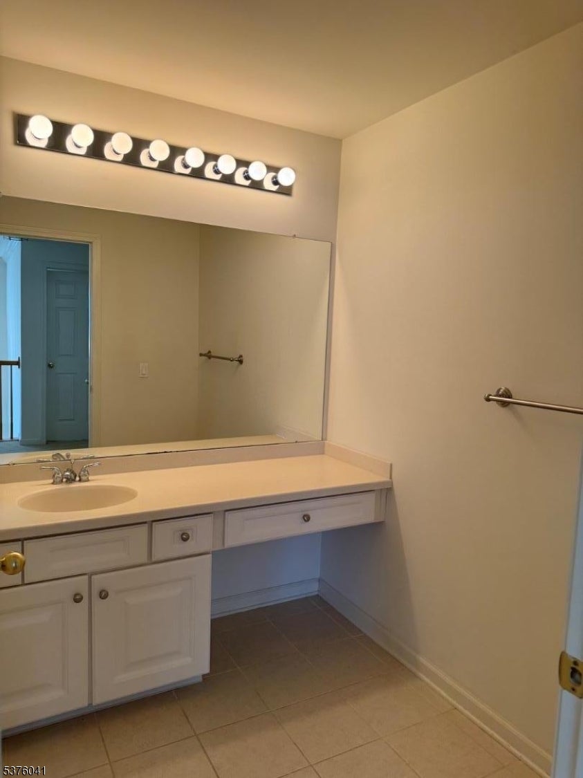 Wayne Twp., New Jersey, 07470, United States, 3 Bedrooms Bedrooms, ,3 BathroomsBathrooms,Residential,For Sale,1943649