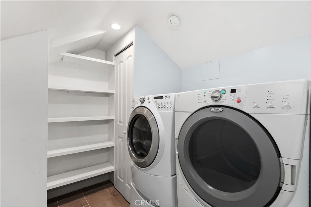 Los Angeles, California, 90046, United States, 3 Bedrooms Bedrooms, ,4 BathroomsBathrooms,Residential,For Sale,1817494