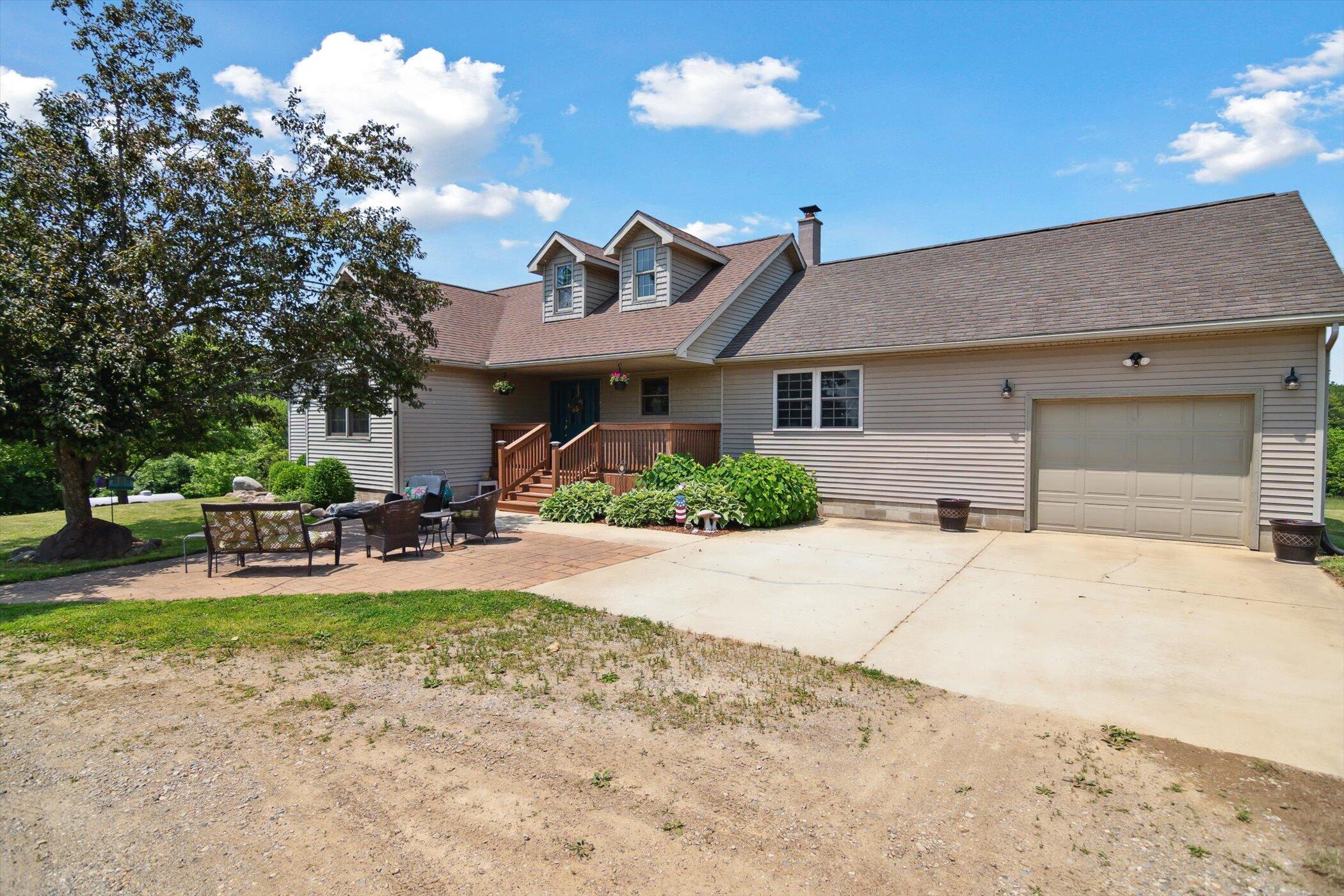 Hillsdale, Michigan, 49242, United States, 6 Bedrooms Bedrooms, ,4 BathroomsBathrooms,Residential,For Sale,1974672