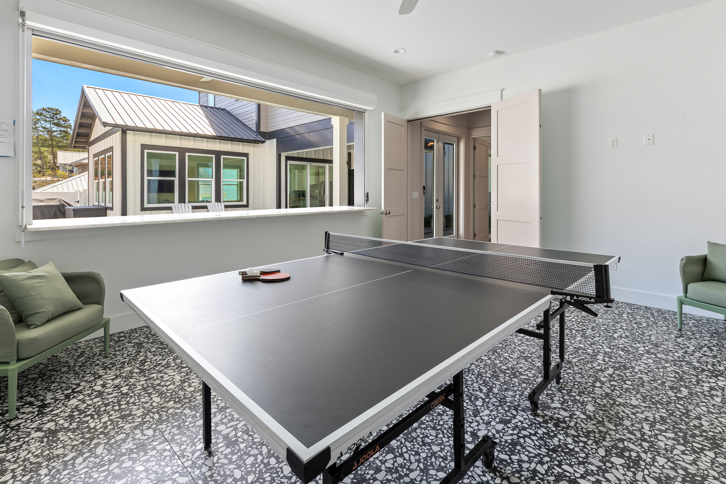  Grand Coastal Retreat With Carriage House And Resort-Style Pool - 物件實景