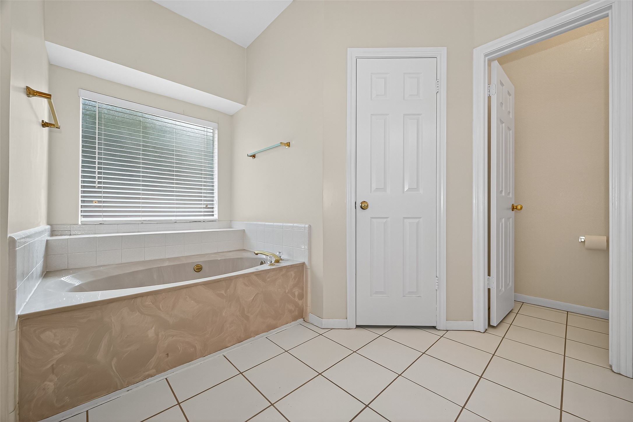 Sugar Land, Texas, 77478, United States, 5 Bedrooms Bedrooms, ,4 BathroomsBathrooms,Residential,For Sale,1971376