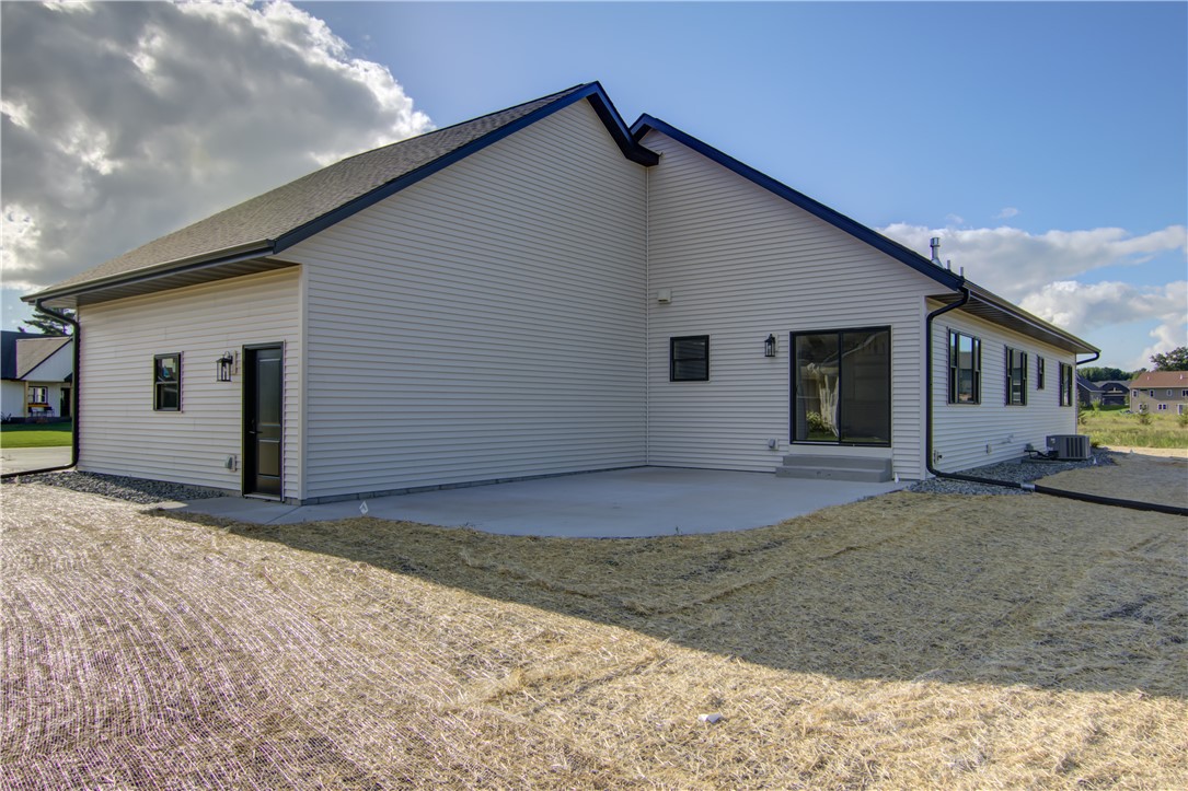 Eau Claire, Wisconsin, 54701, United States, 5 Bedrooms Bedrooms, ,3 BathroomsBathrooms,Residential,For Sale,1983873