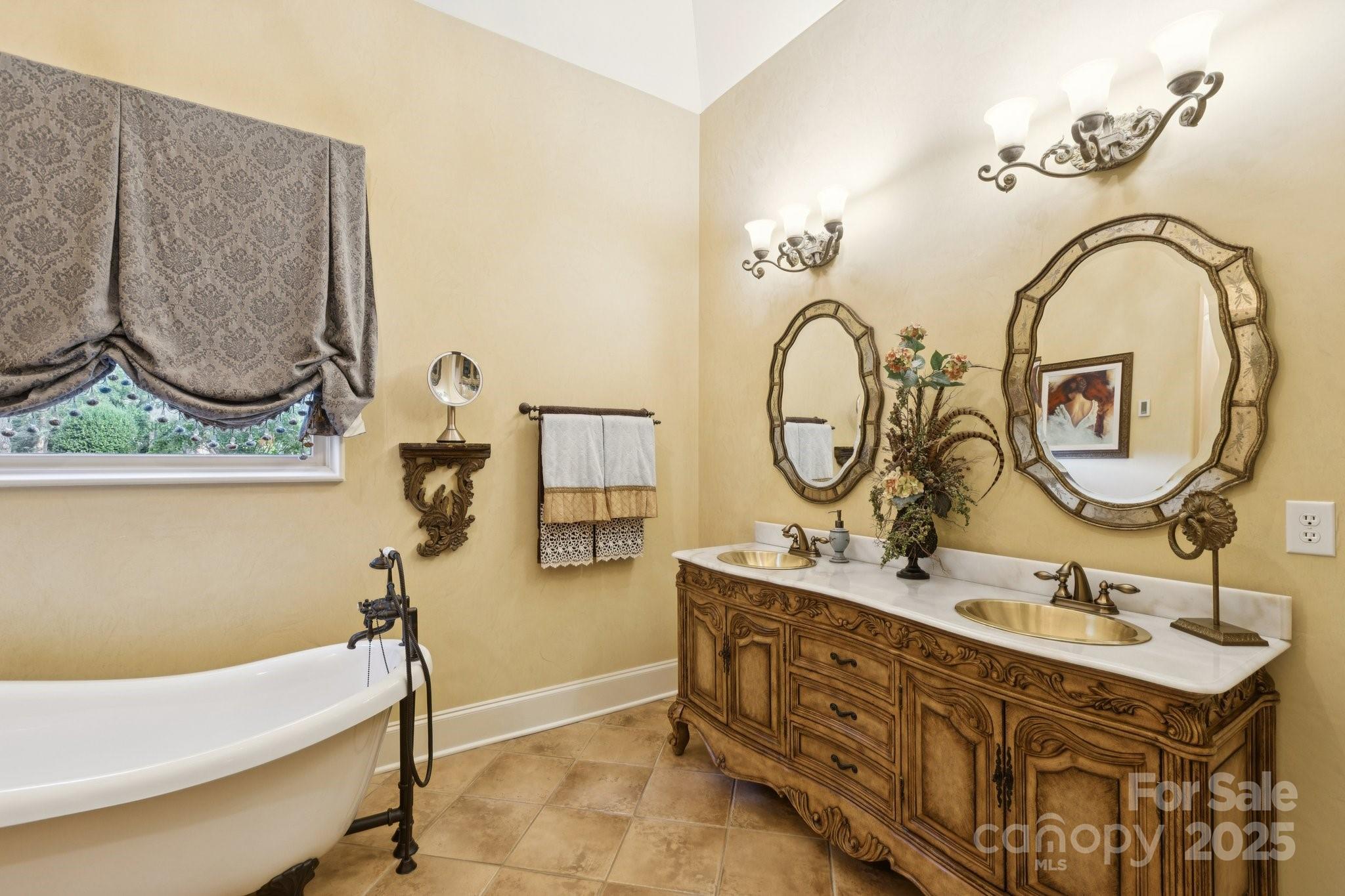 Waxhaw, North Carolina, 28173, United States, 5 Bedrooms Bedrooms, ,4 BathroomsBathrooms,Residential,For Sale,1940354
