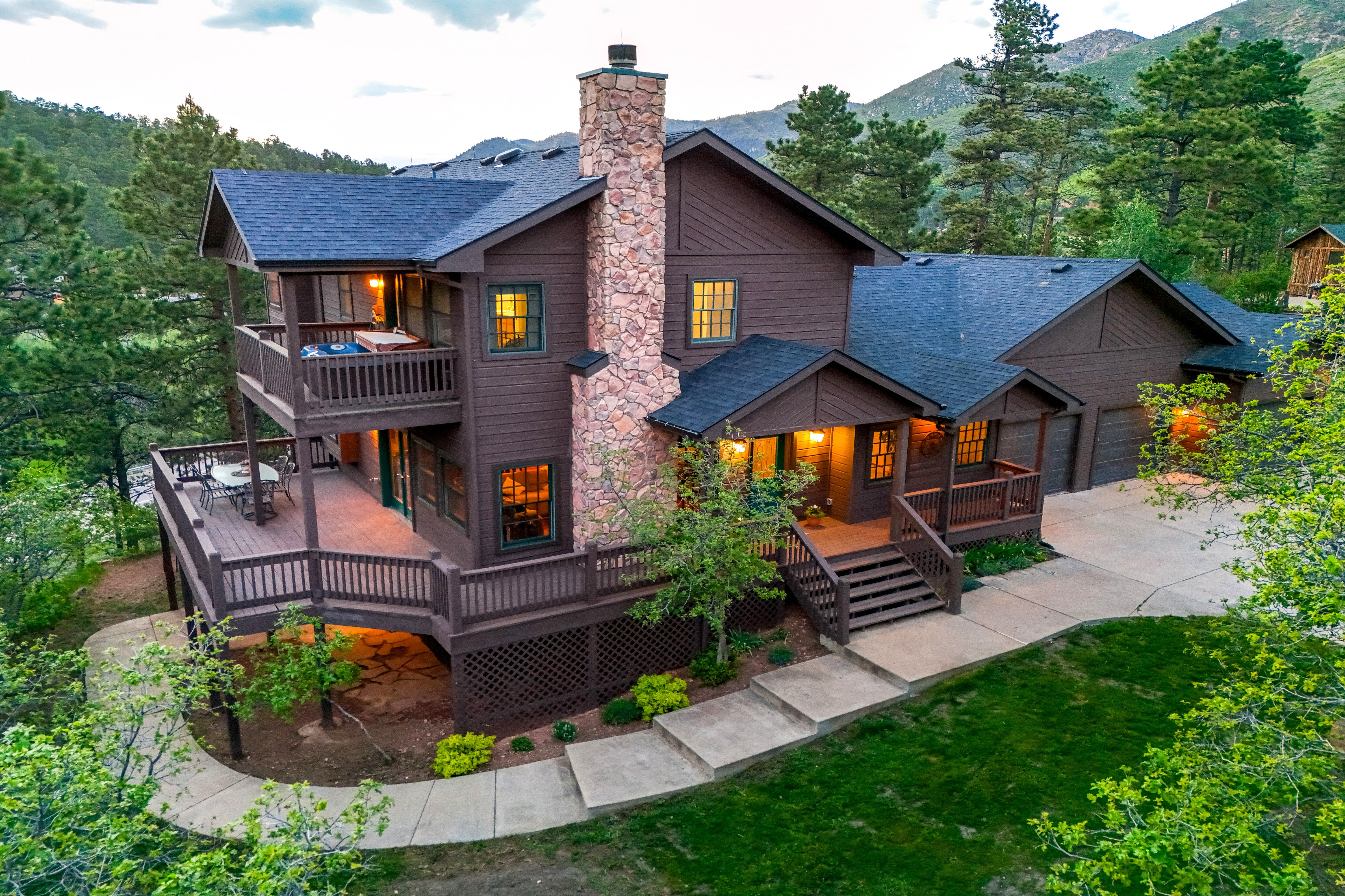  Custom Mountain Home Perfectly Positioned on the Sunny Side of Cascade - 物件實景