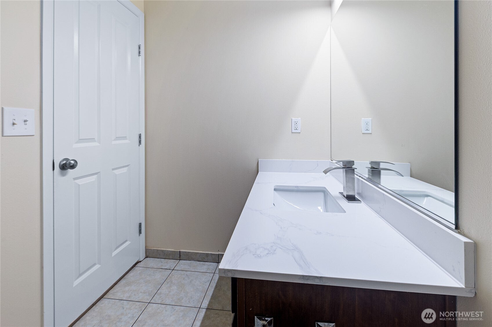 Kent, Washington, 98042, United States, 4 Bedrooms Bedrooms, ,3 BathroomsBathrooms,Residential,For Sale,1987043