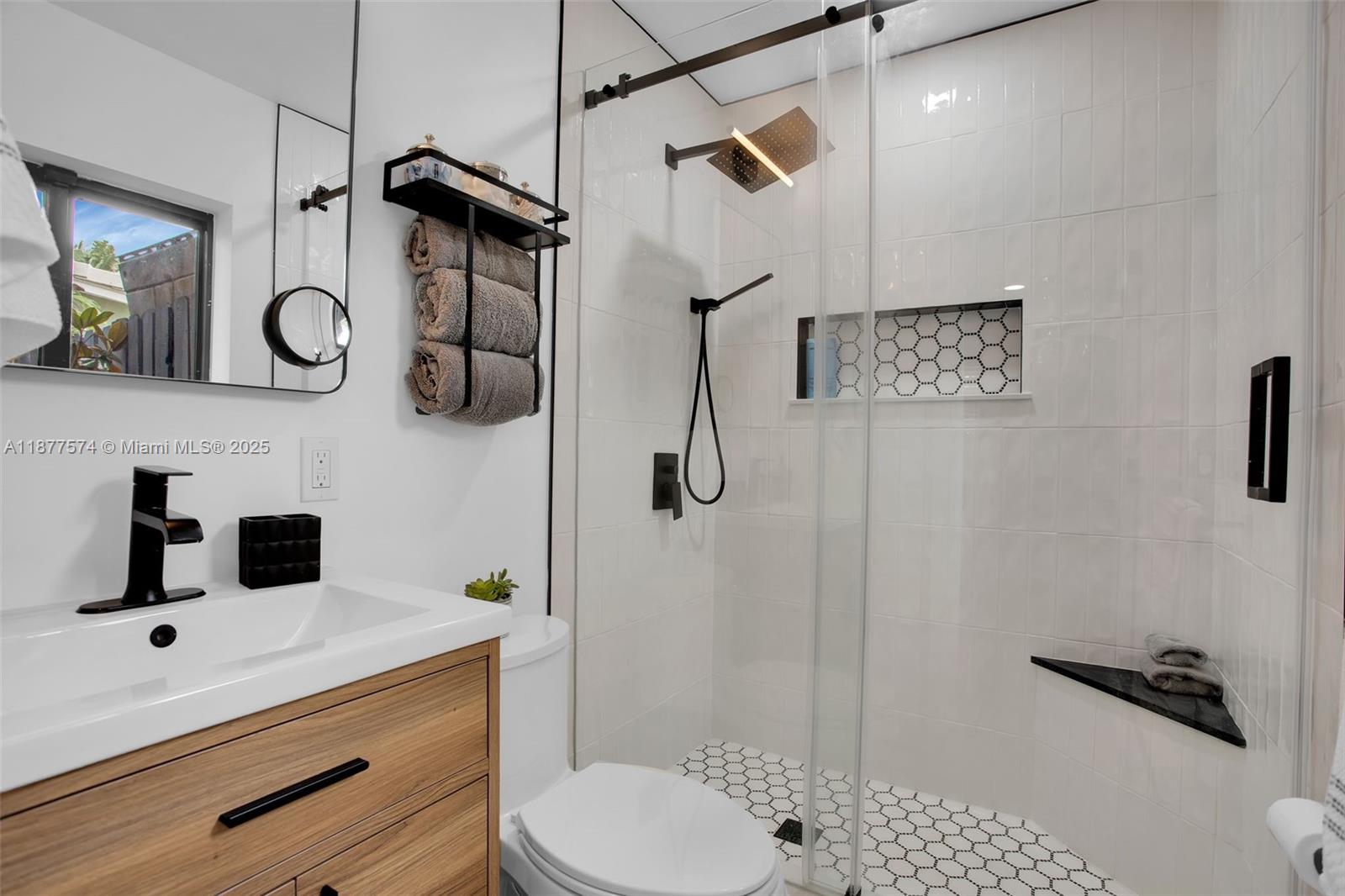 Wilton Manors, Florida, 33334, United States, 3 Bedrooms Bedrooms, ,3 BathroomsBathrooms,Residential,For Sale,1947052