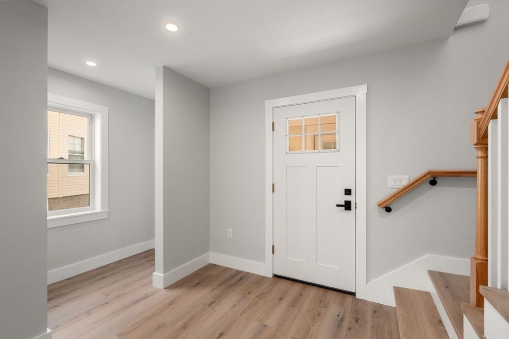 Gloucester, Massachusetts, 01930, United States, 2 Bedrooms Bedrooms, ,2 BathroomsBathrooms,Residential,For Sale,1916959