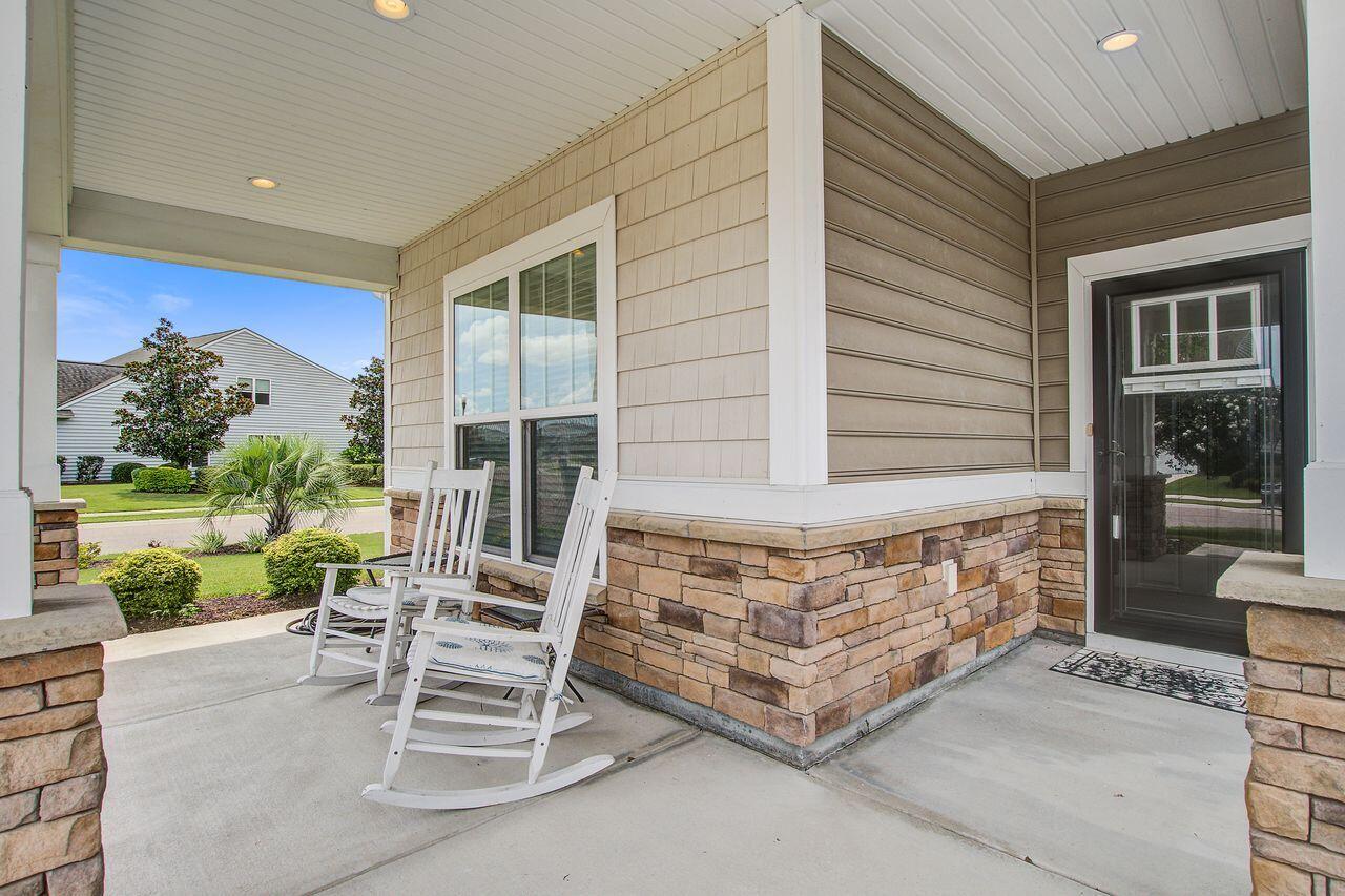 Summerville, South Carolina, 29483, United States, 3 Bedrooms Bedrooms, ,3 BathroomsBathrooms,Residential,For Sale,1907544
