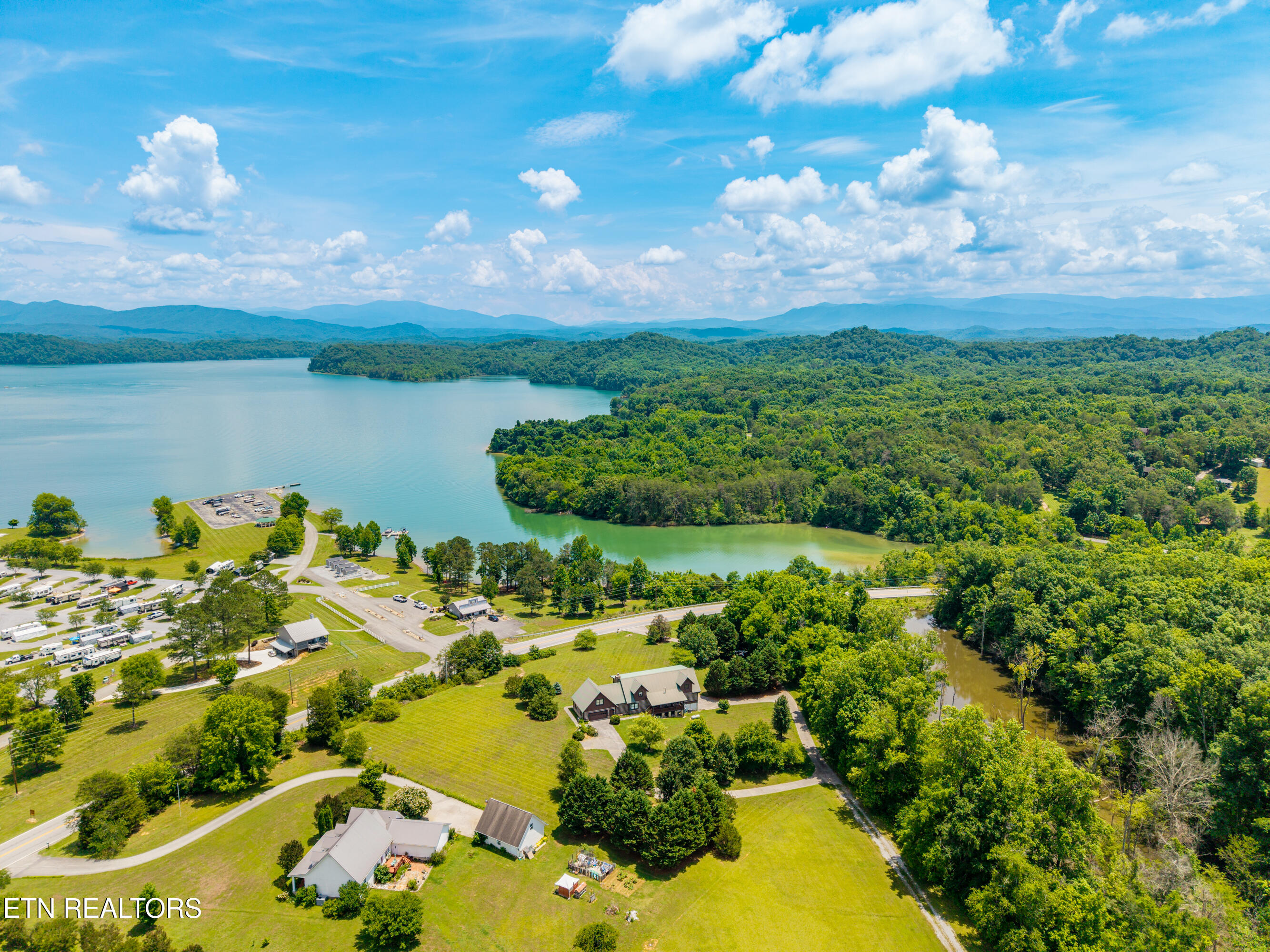 Vonore, Tennessee, 37885, United States, 3 Bedrooms Bedrooms, ,4 BathroomsBathrooms,Residential,For Sale,2048933