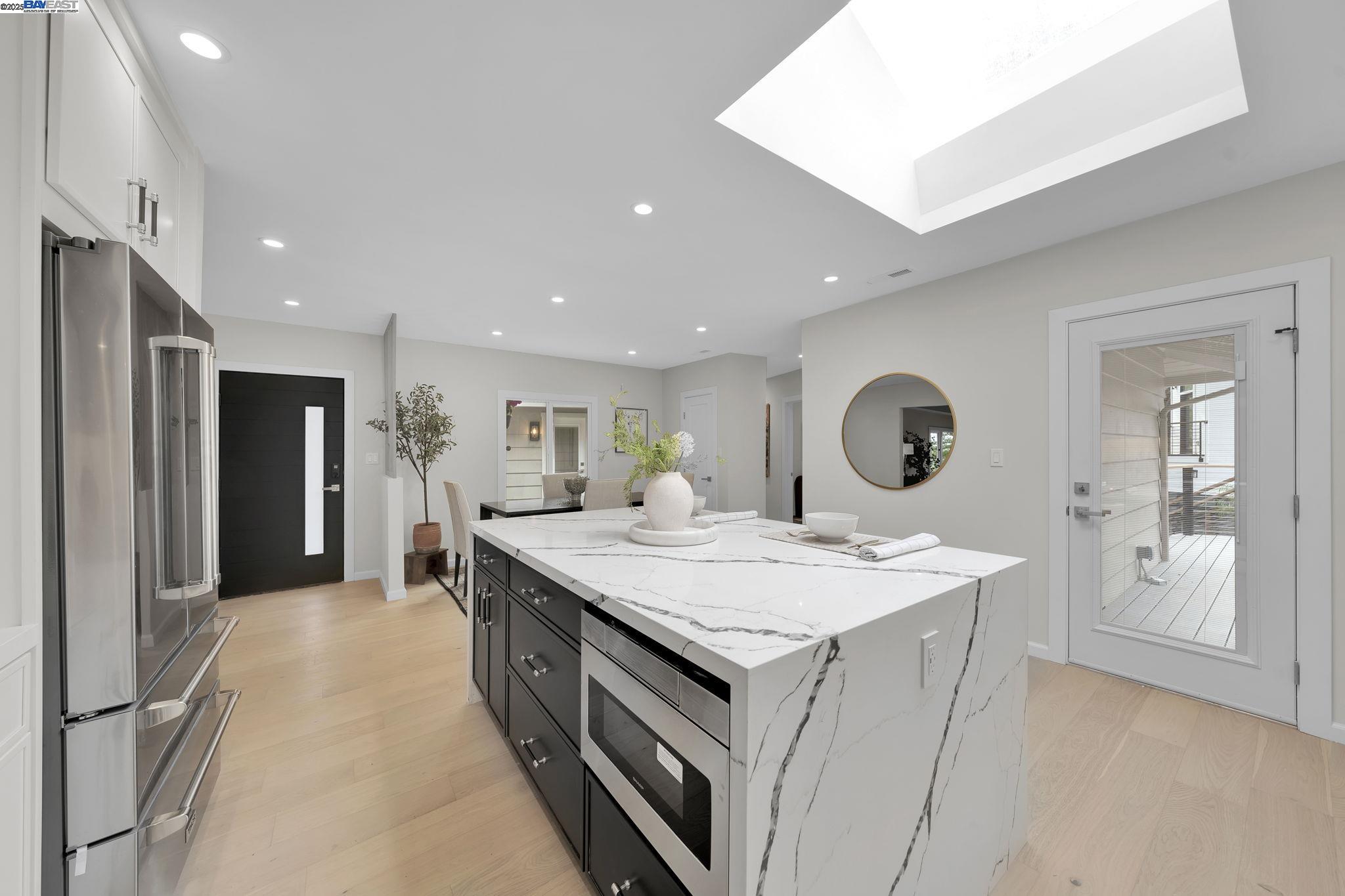 Kentfield, California, 94904, United States, 4 Bedrooms Bedrooms, ,3 BathroomsBathrooms,Residential,For Sale,1837113