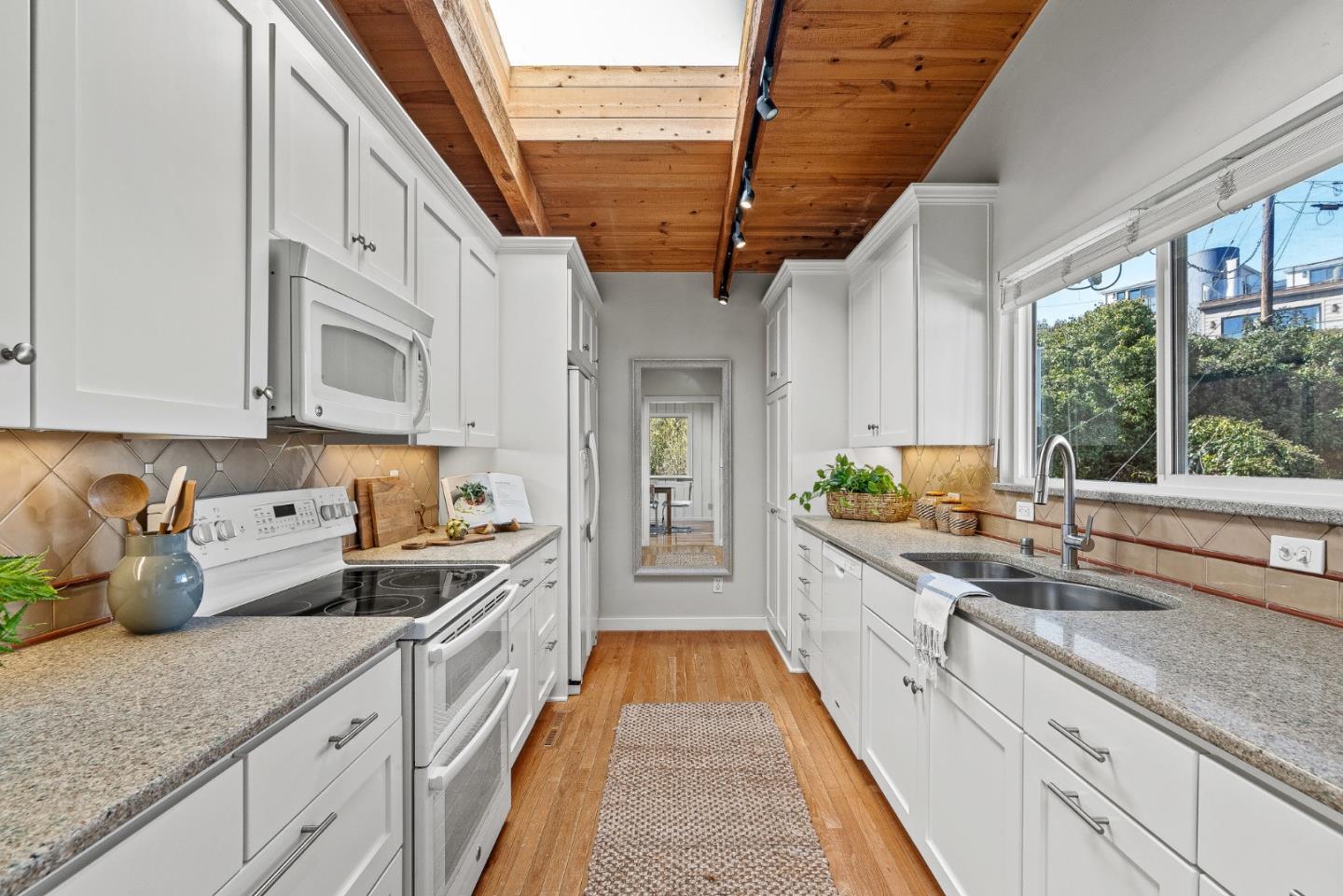 Aptos, California, 95003, United States, 5 Bedrooms Bedrooms, ,3 BathroomsBathrooms,Residential,For Sale,1847645