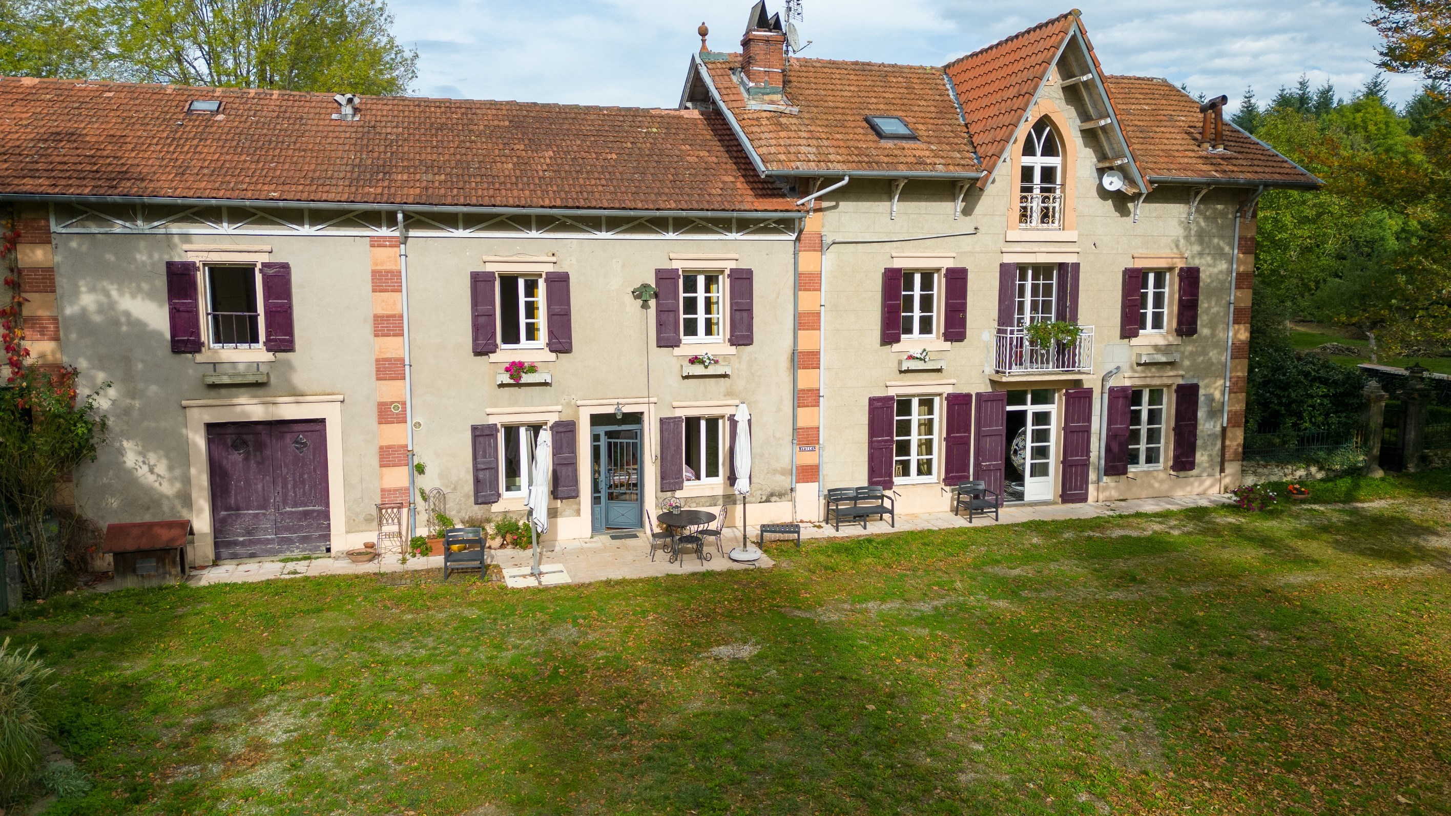  Maison de Maître and gîtes with a view of the Montagne Noire - 物件實景