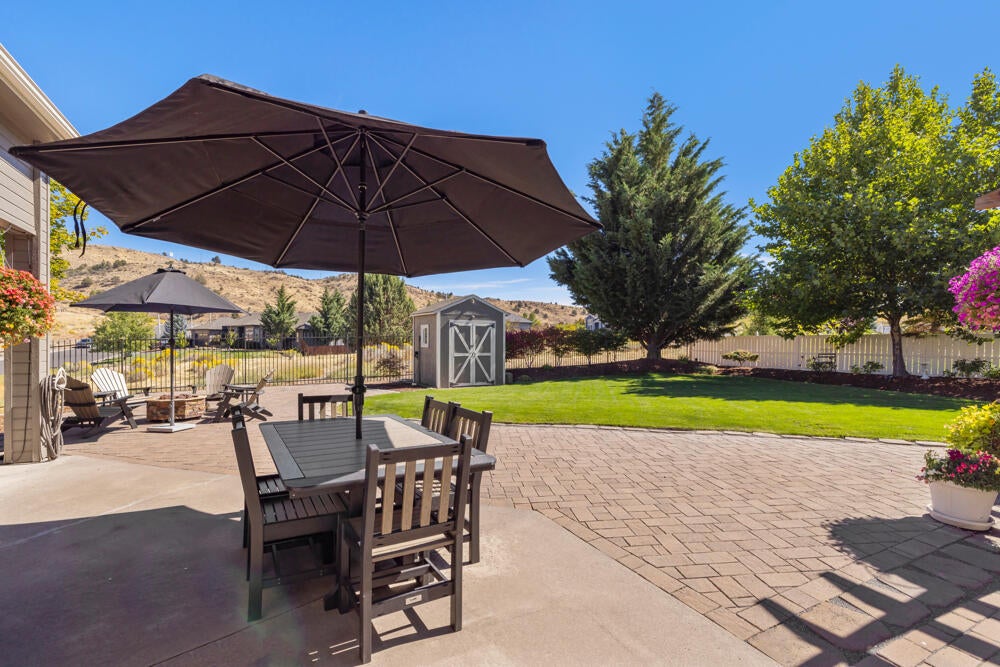 Klamath Falls, Oregon, 97601, United States, 3 Bedrooms Bedrooms, ,3 BathroomsBathrooms,Residential,For Sale,1848515