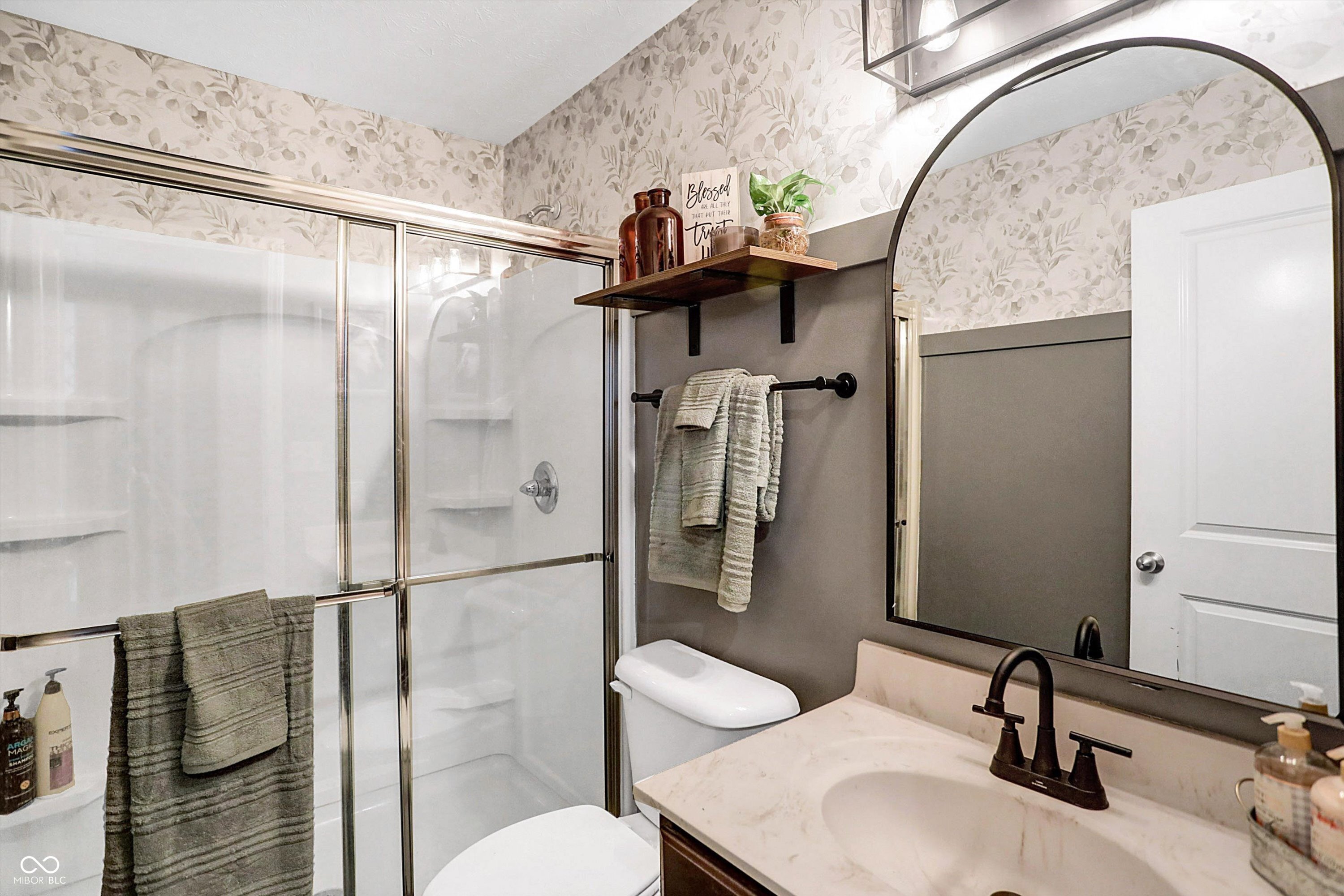 Franklin, Indiana, 46131, United States, 6 Bedrooms Bedrooms, ,4 BathroomsBathrooms,Residential,For Sale,1978604