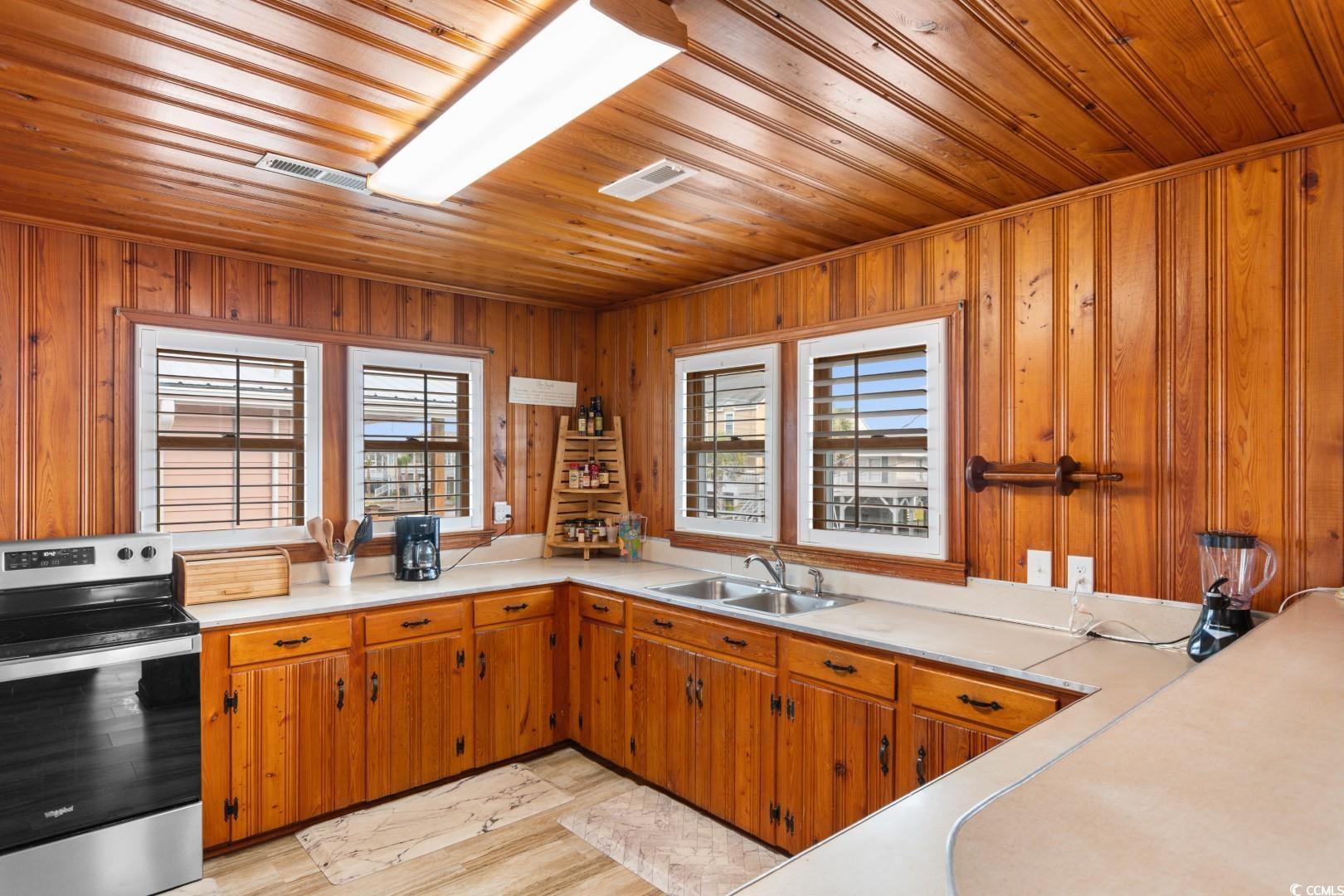 North Myrtle Beach, South Carolina, 29582, United States, 3 Bedrooms Bedrooms, ,3 BathroomsBathrooms,Residential,For Sale,1987110