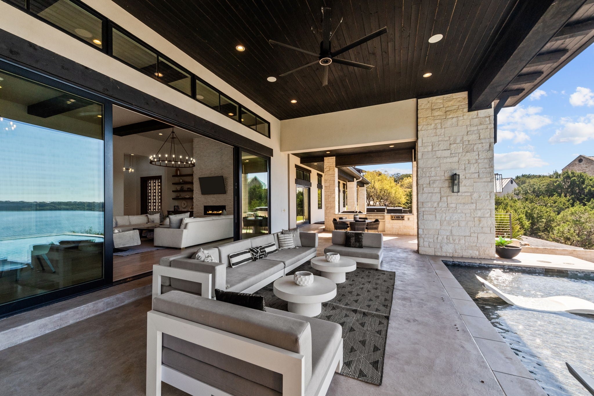 Graford, Texas, 76449, United States, 5 Bedrooms Bedrooms, ,7 BathroomsBathrooms,Residential,For Sale,1987325