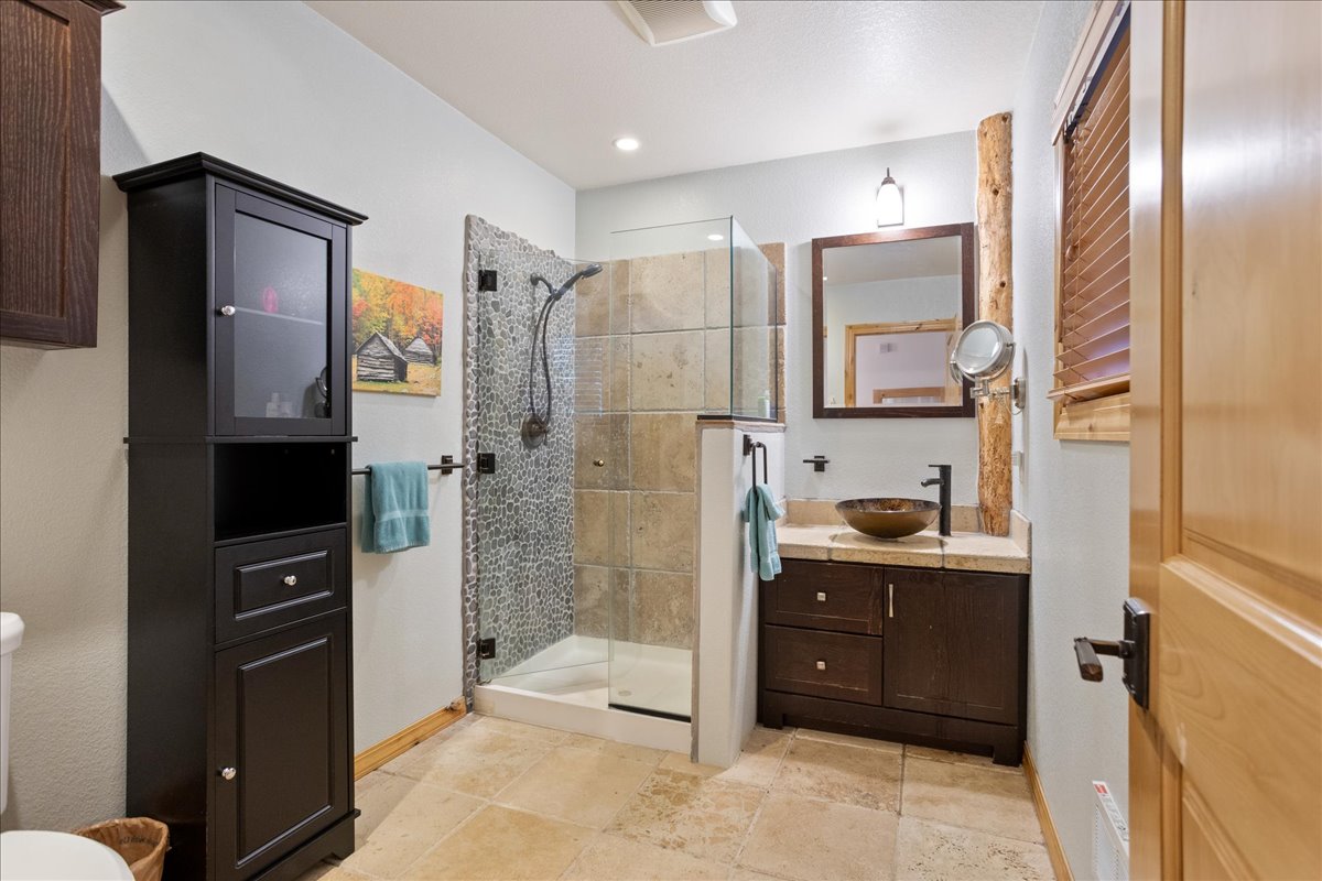Hope, Idaho, 83836, United States, 3 Bedrooms Bedrooms, ,2 BathroomsBathrooms,Residential,For Sale,1764168