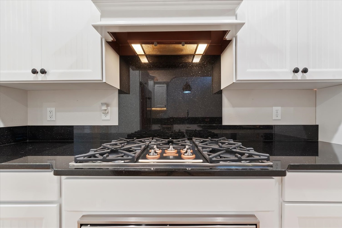 Mountain Home, Idaho, 83647, United States, 4 Bedrooms Bedrooms, ,5 BathroomsBathrooms,Residential,For Sale,1978242