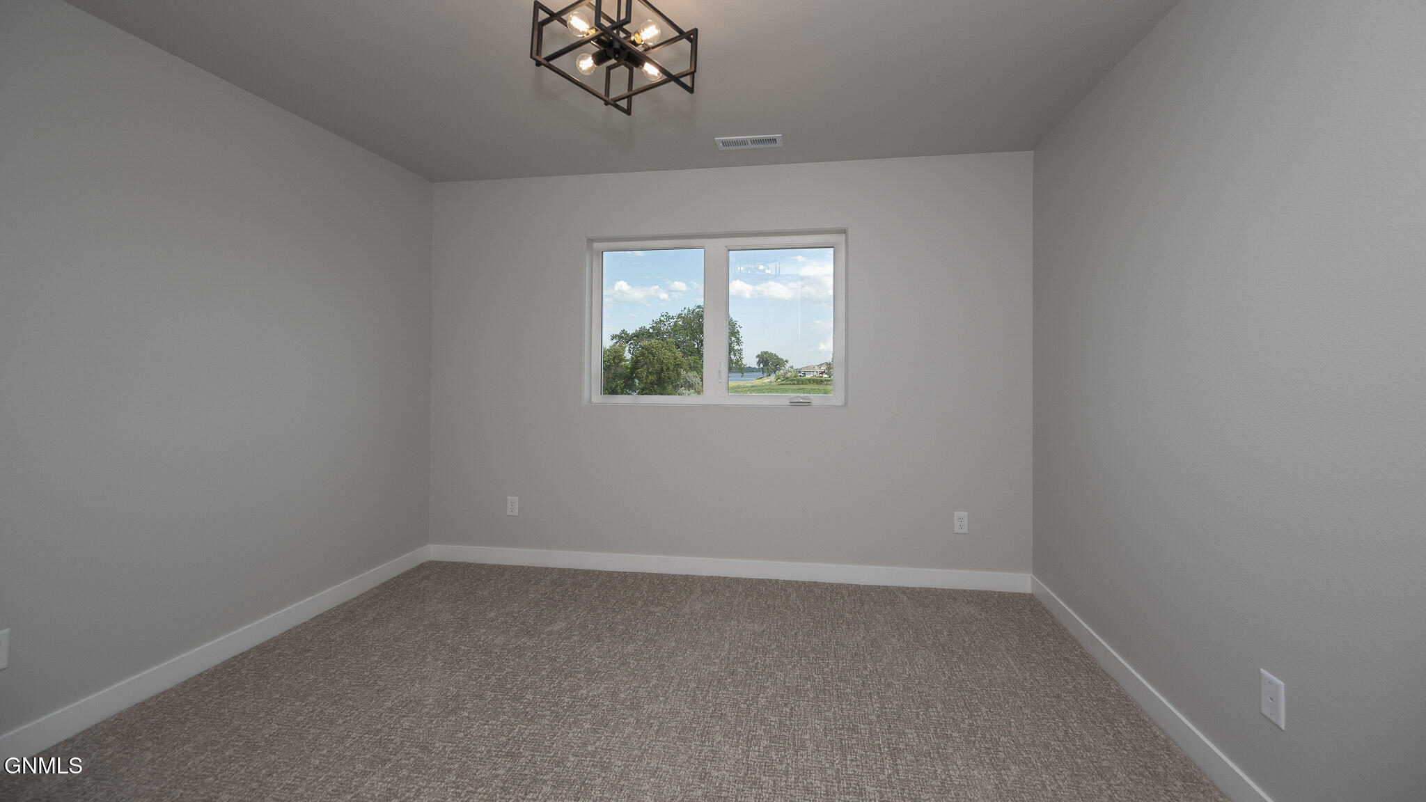 Bismarck, North Dakota, 58503, United States, 5 Bedrooms Bedrooms, ,3 BathroomsBathrooms,Residential,For Sale,1976383